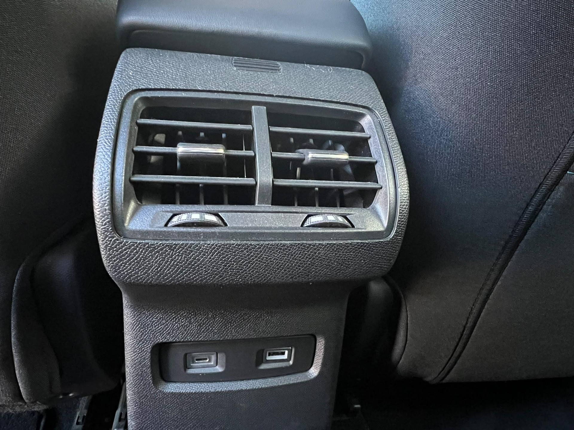 CITROEN Citroën e-C4 Shine-image-15