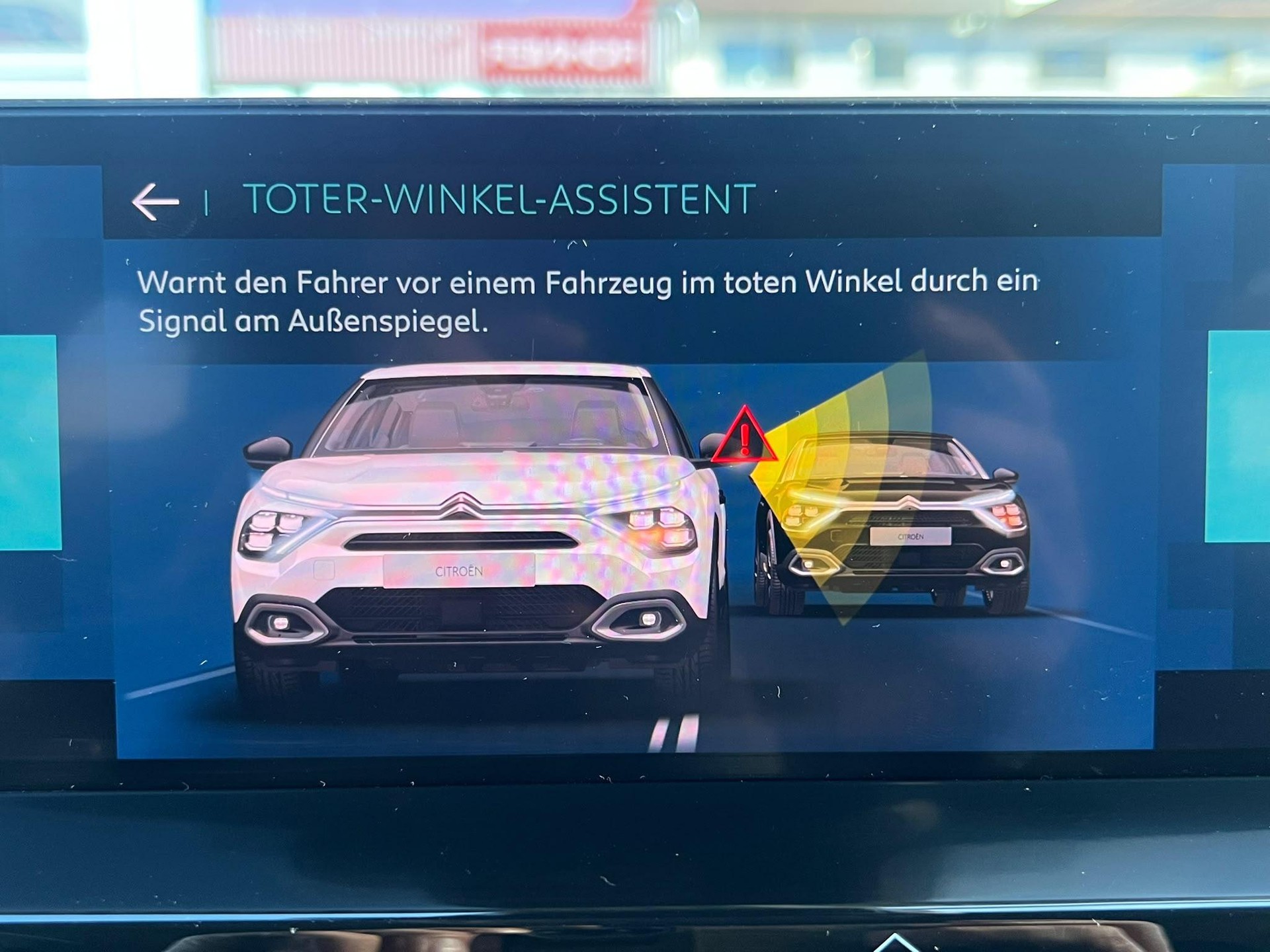 CITROEN Citroën e-C4 Shine-image-23