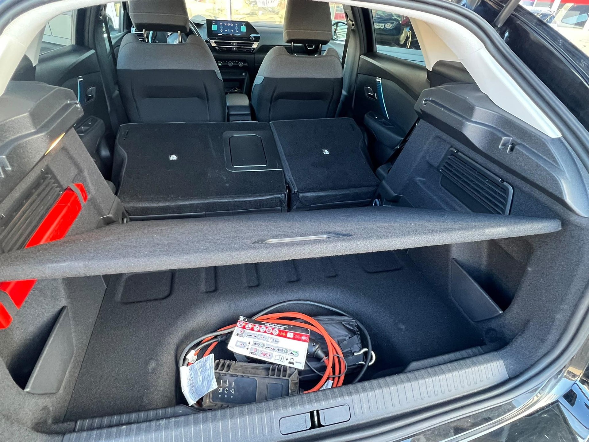 CITROEN Citroën e-C4 Shine-image-10