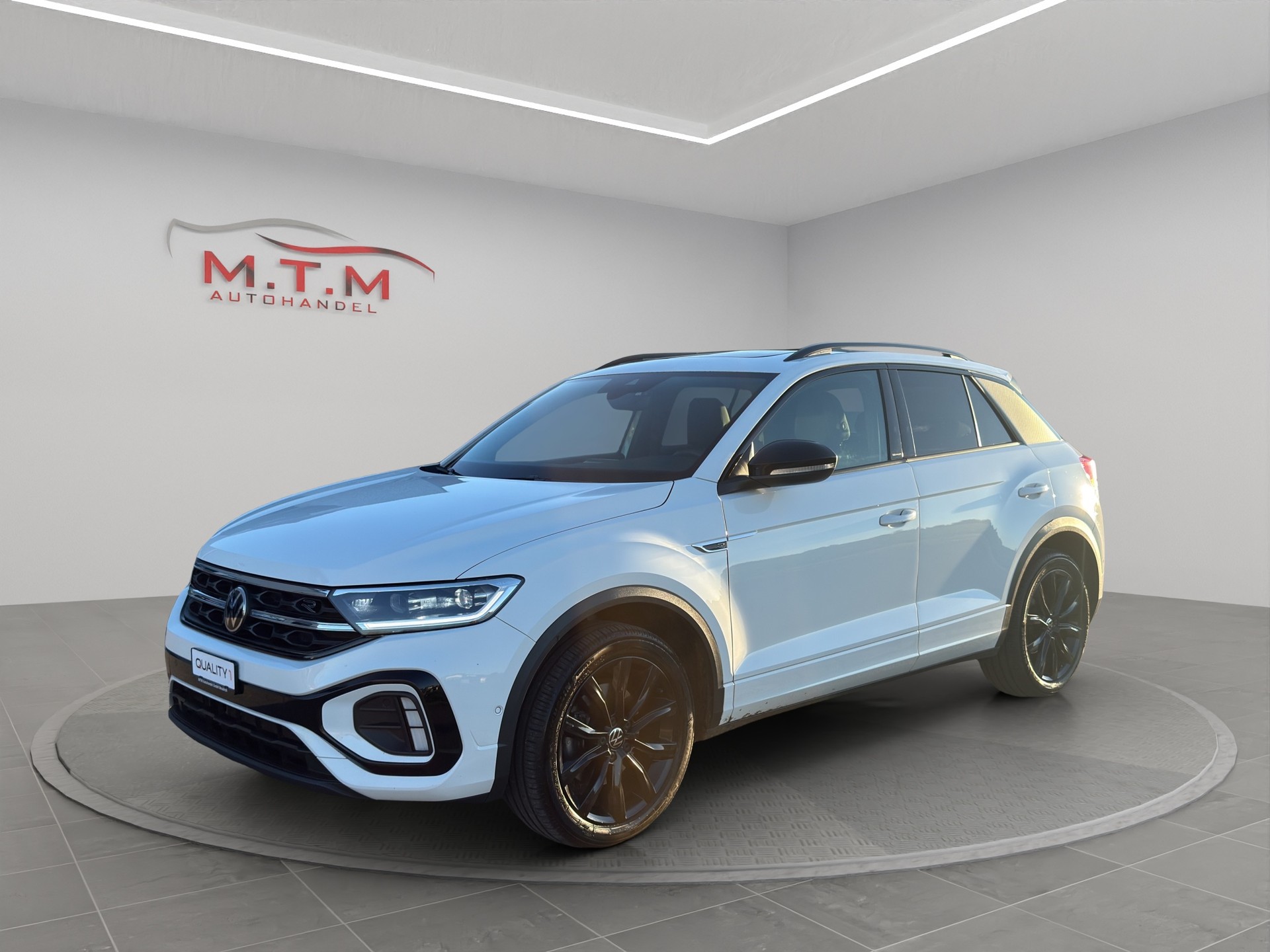 VW T-Roc 2.0 TSI R-Line DSG 4Motion-image-5