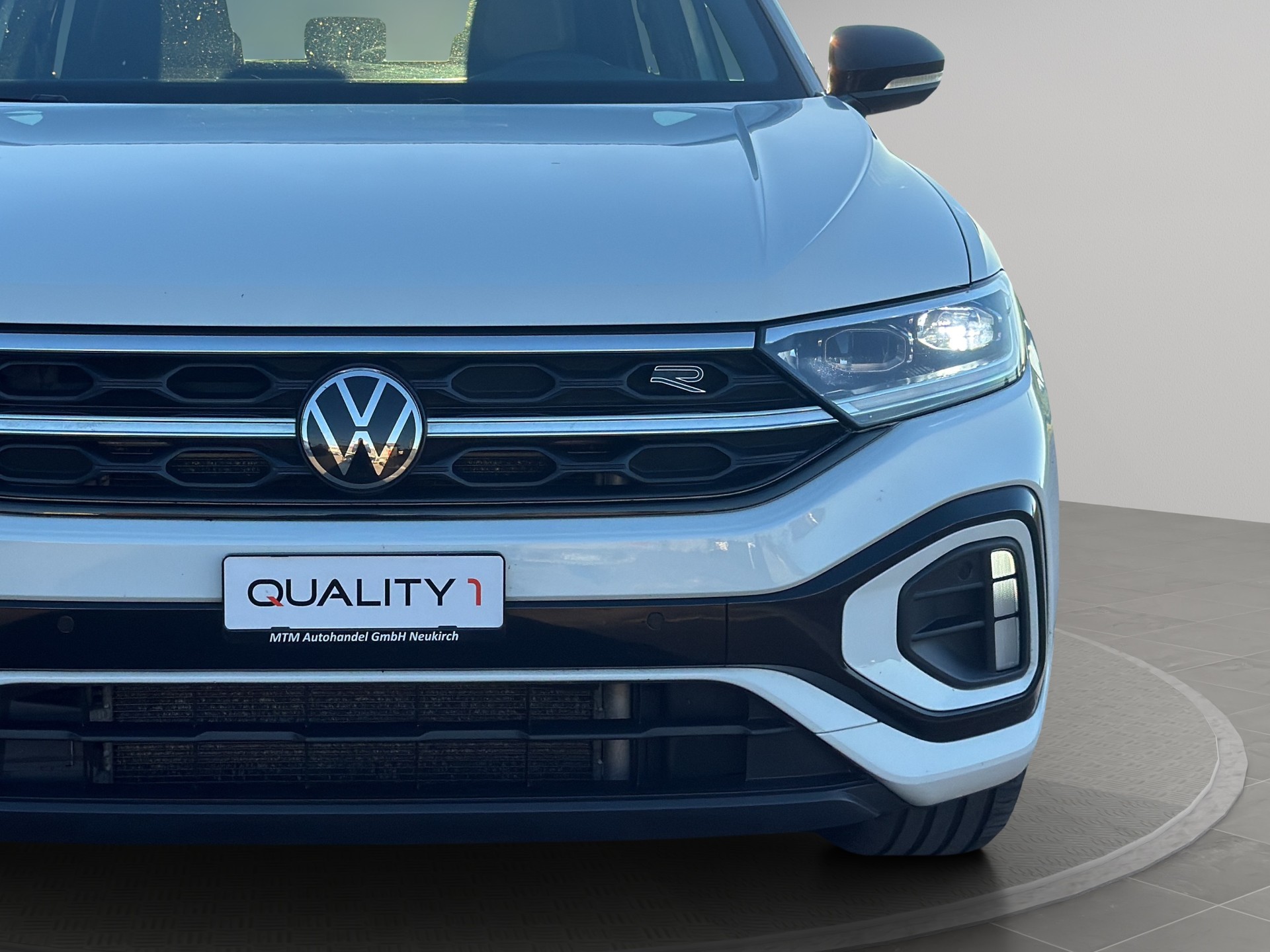 VW T-Roc 2.0 TSI R-Line DSG 4Motion-image-4