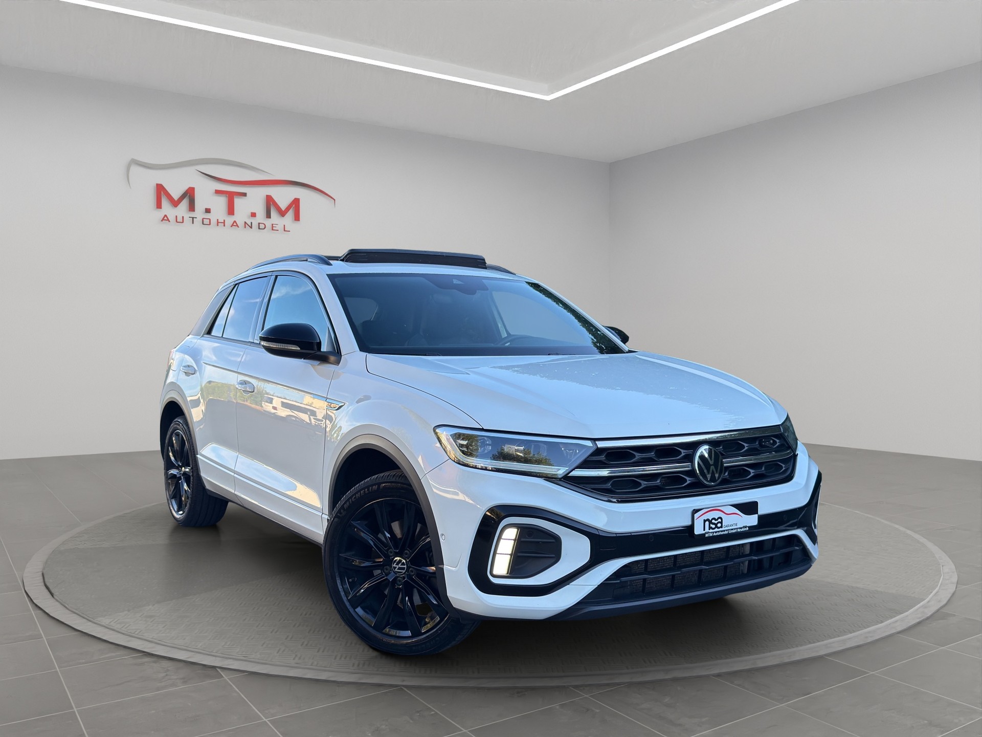 VW T-Roc 2.0 TSI R-Line DSG 4Motion-image-0