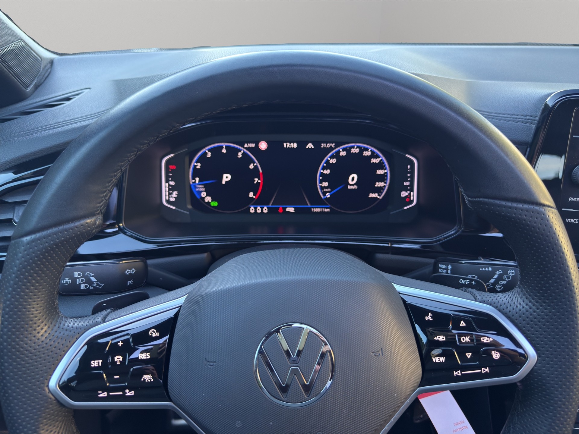 VW T-Roc 2.0 TSI R-Line DSG 4Motion-image-16