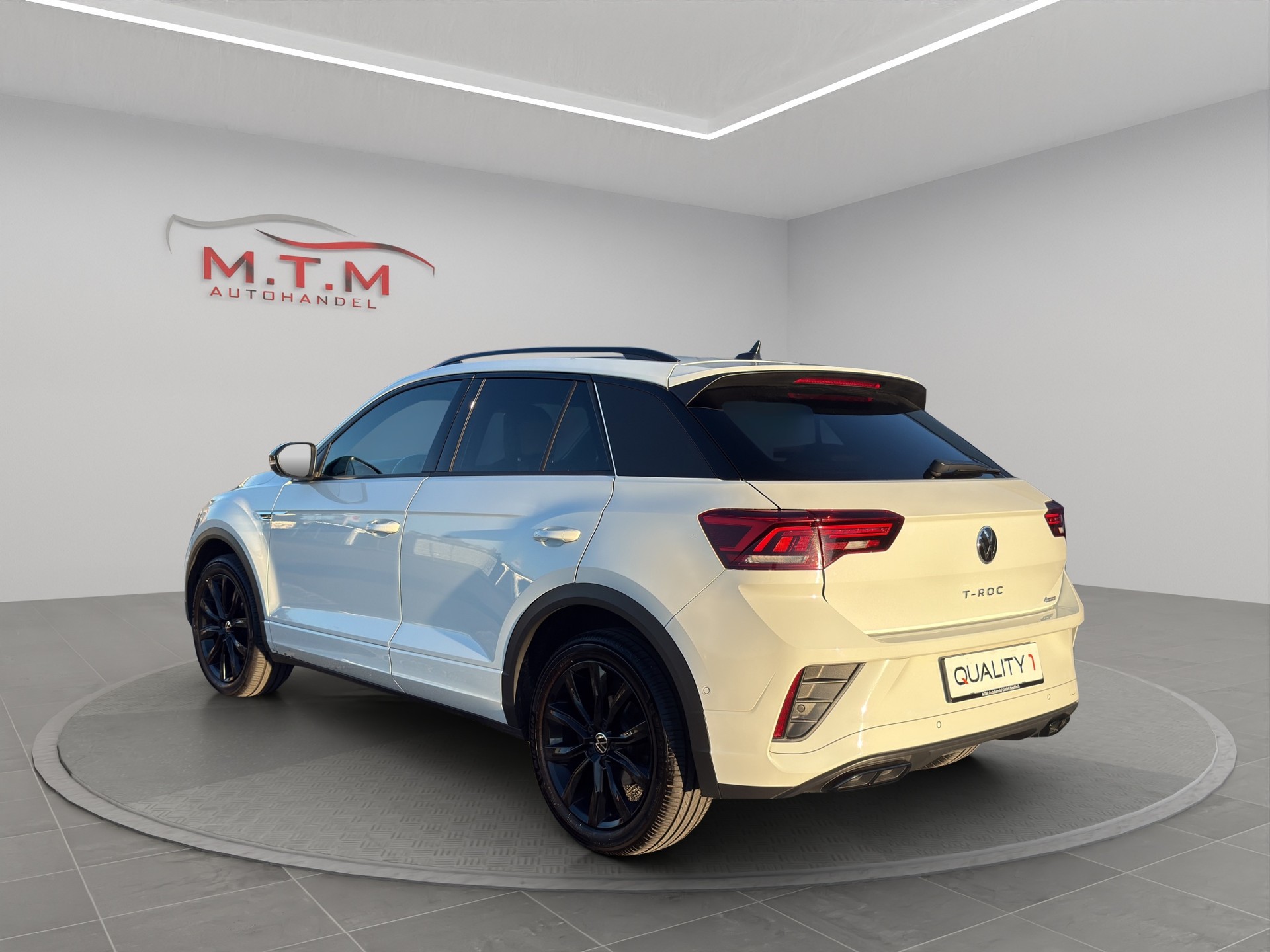 VW T-Roc 2.0 TSI R-Line DSG 4Motion-image-8