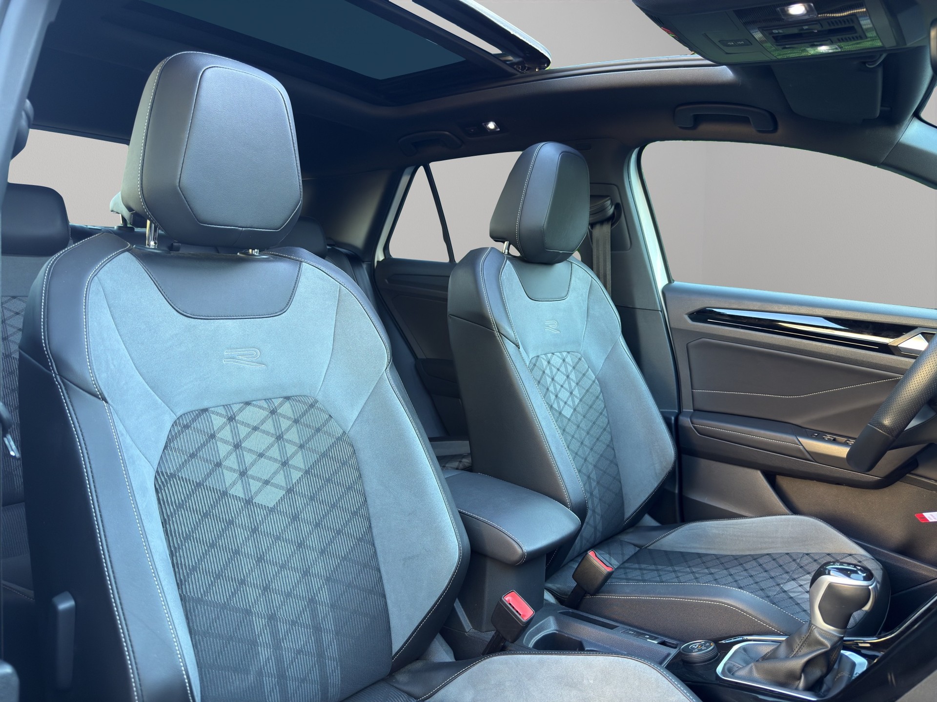 VW T-Roc 2.0 TSI R-Line DSG 4Motion-image-21