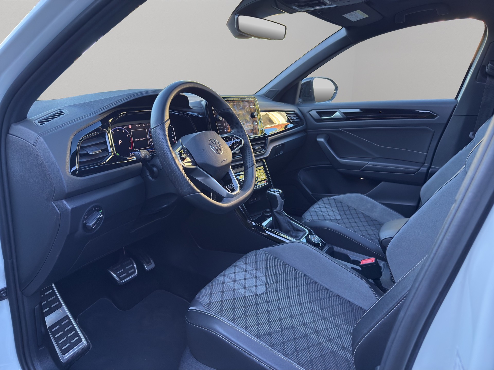 VW T-Roc 2.0 TSI R-Line DSG 4Motion-image-14