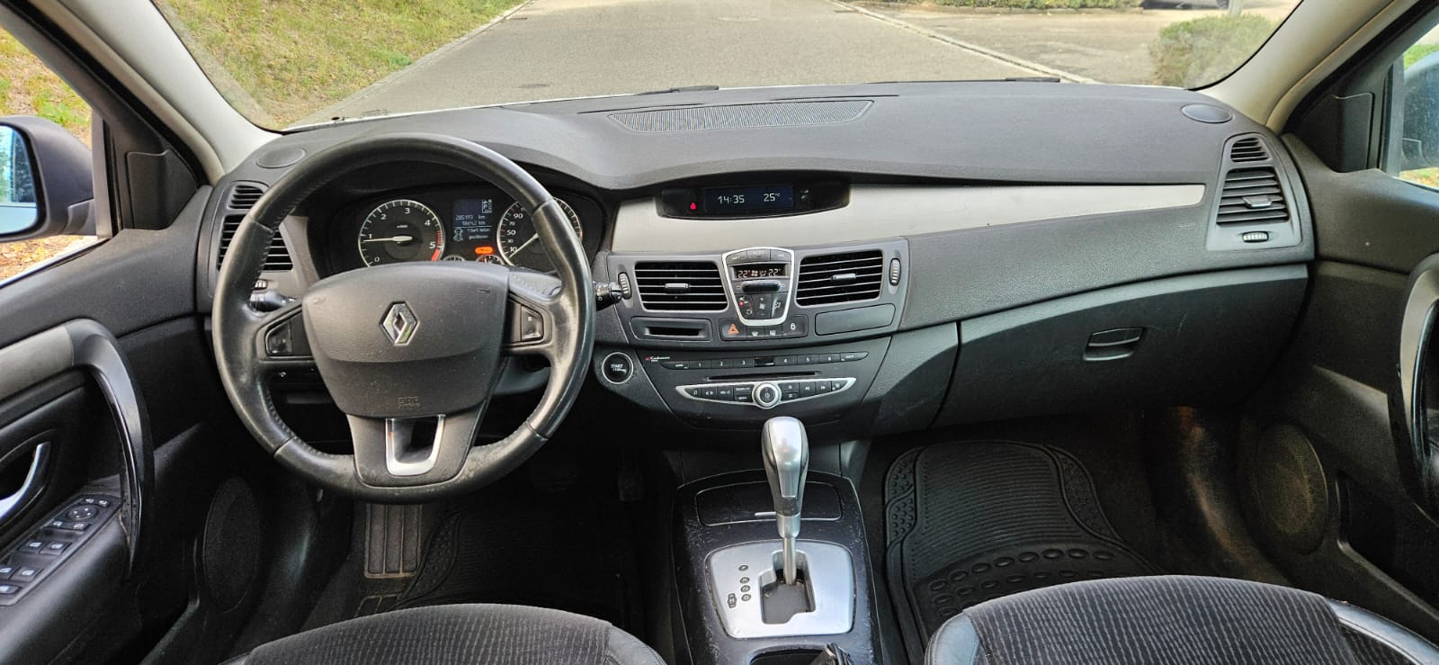 RENAULT Laguna 2.0 dCi Expression Automatic-image-1