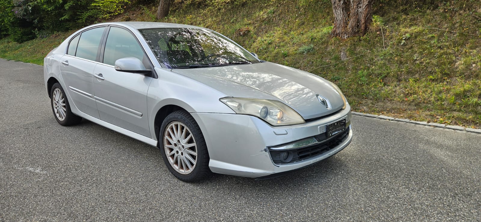 RENAULT Laguna 2.0 dCi Expression Automatic-image-6