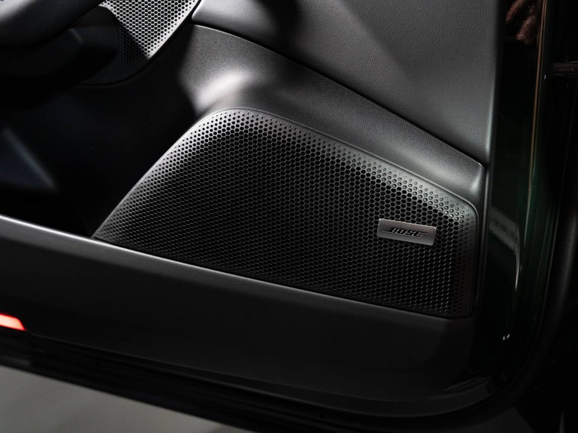 PORSCHE Macan 4S-image-16