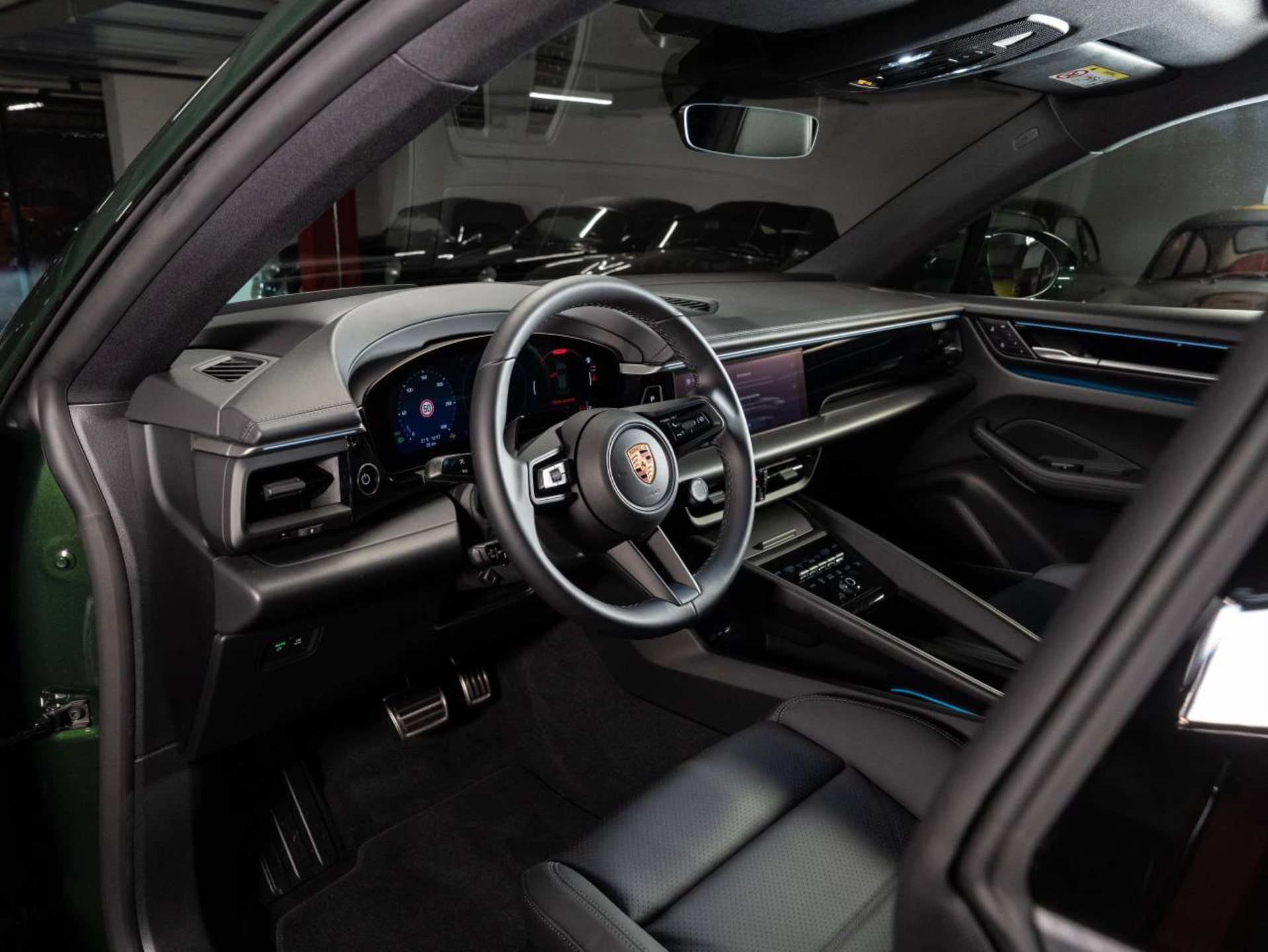 PORSCHE Macan 4S-image-3