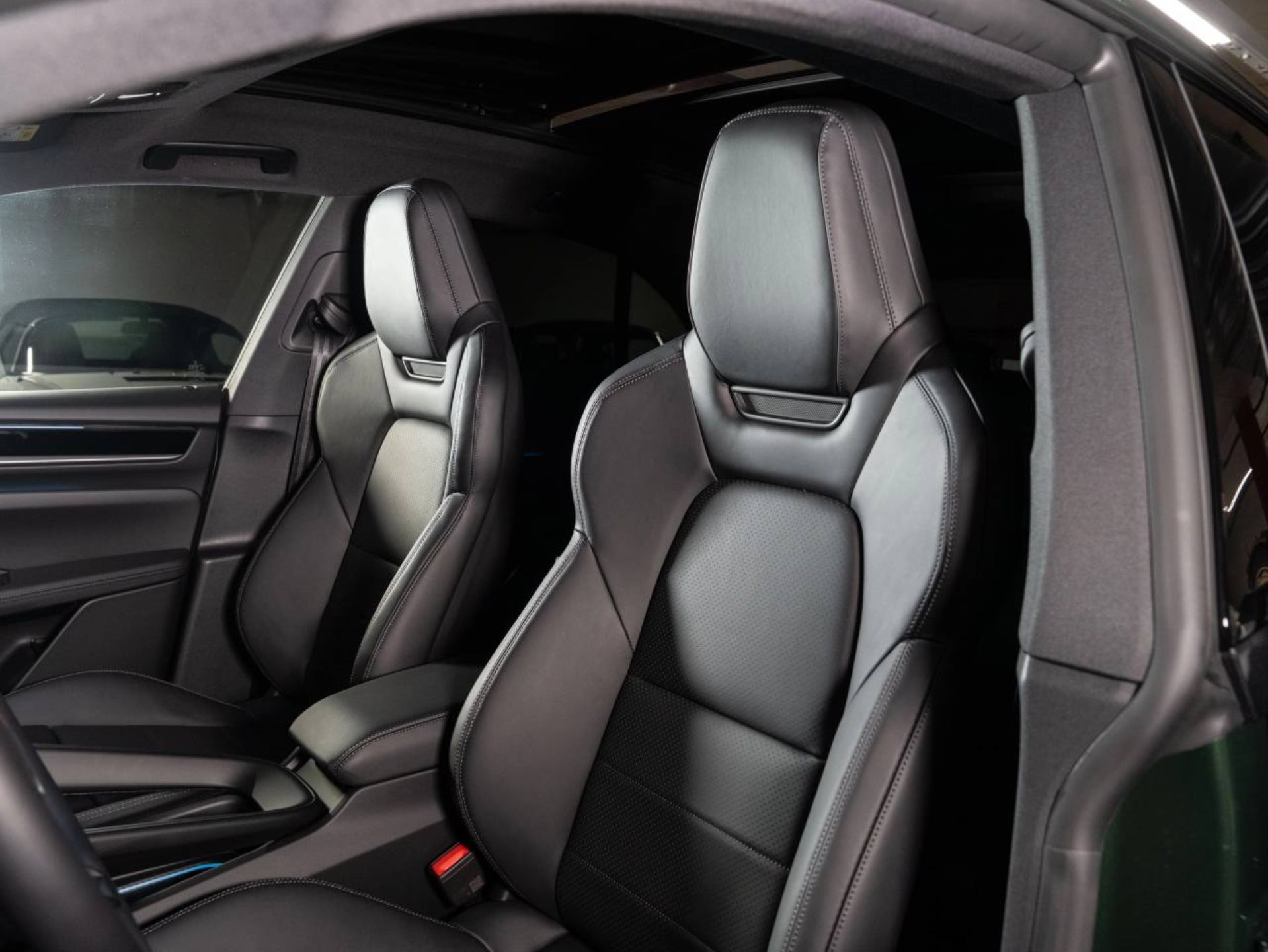 PORSCHE Macan 4S-image-4