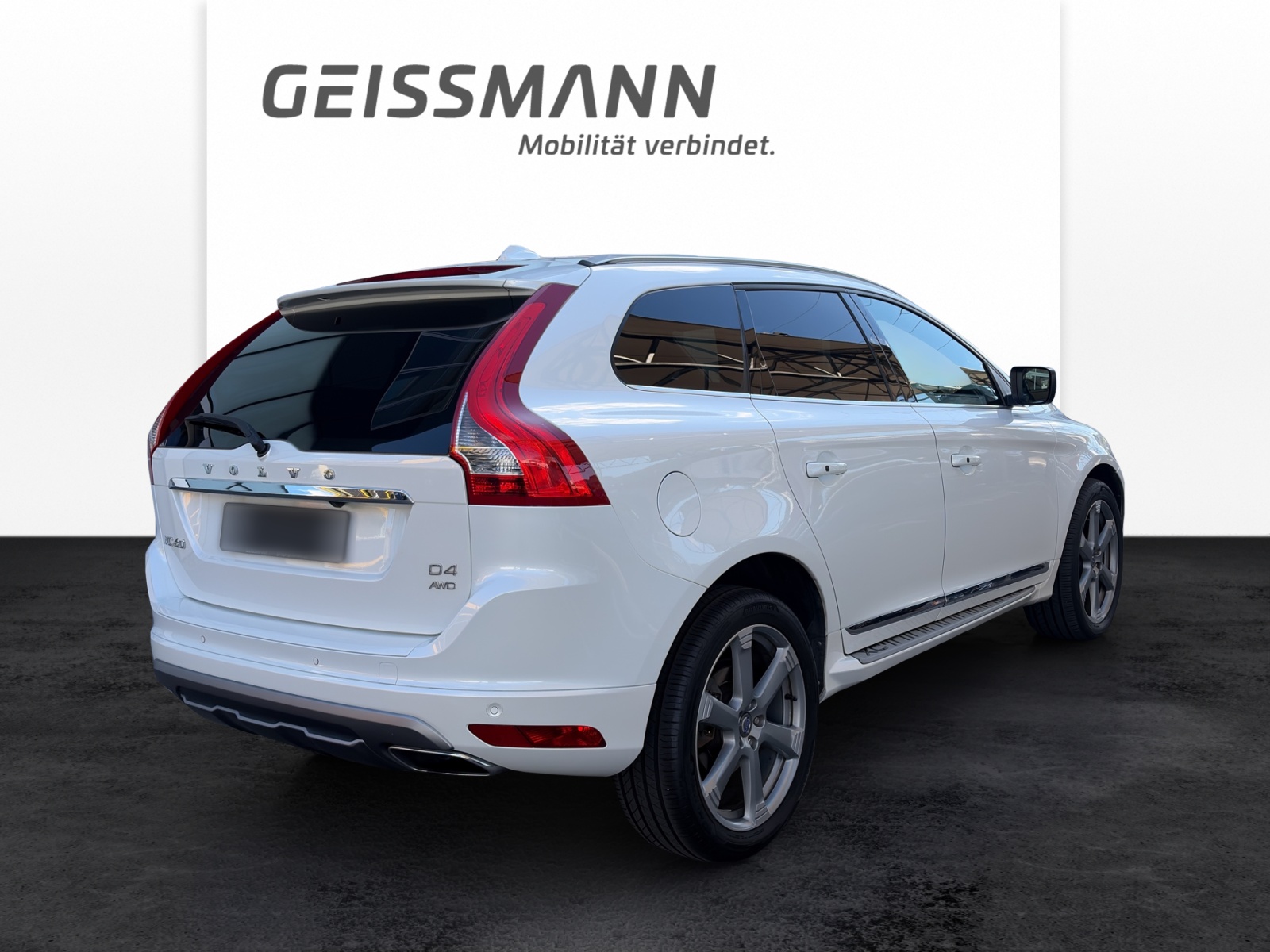 VOLVO XC60 2.4 D4 Summum AWD-image-5