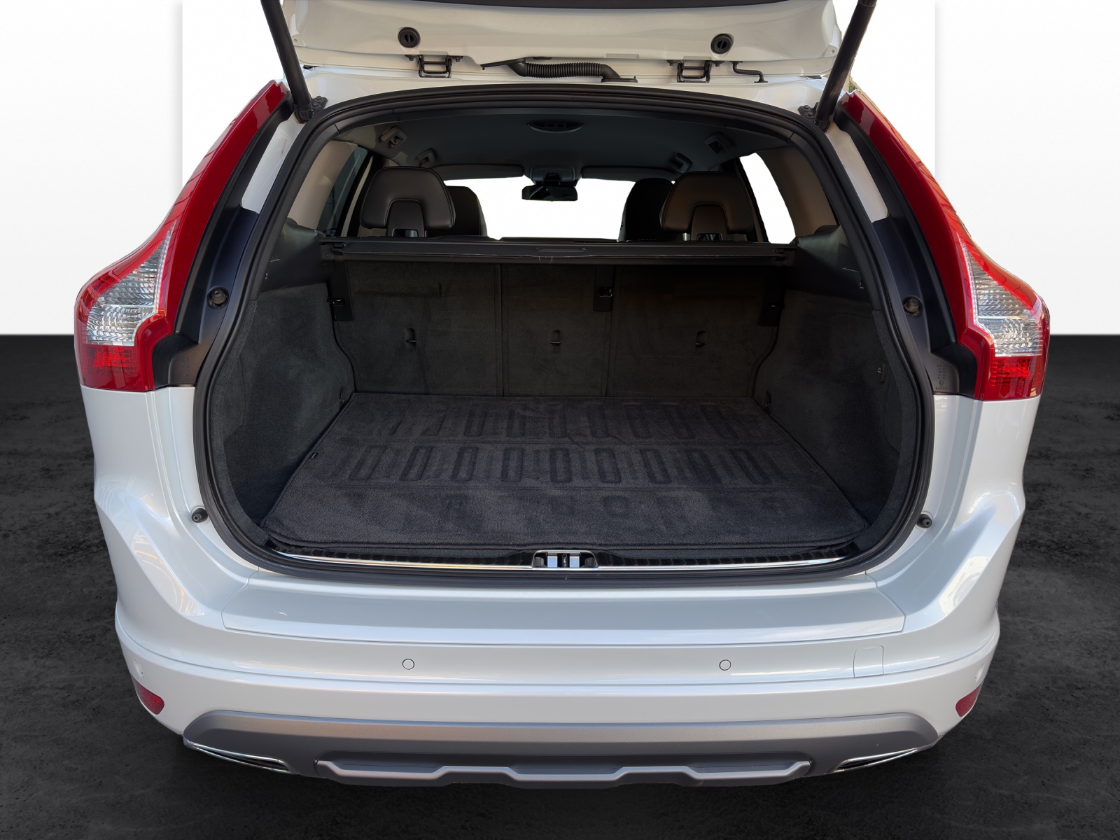 VOLVO XC60 2.4 D4 Summum AWD-image-18