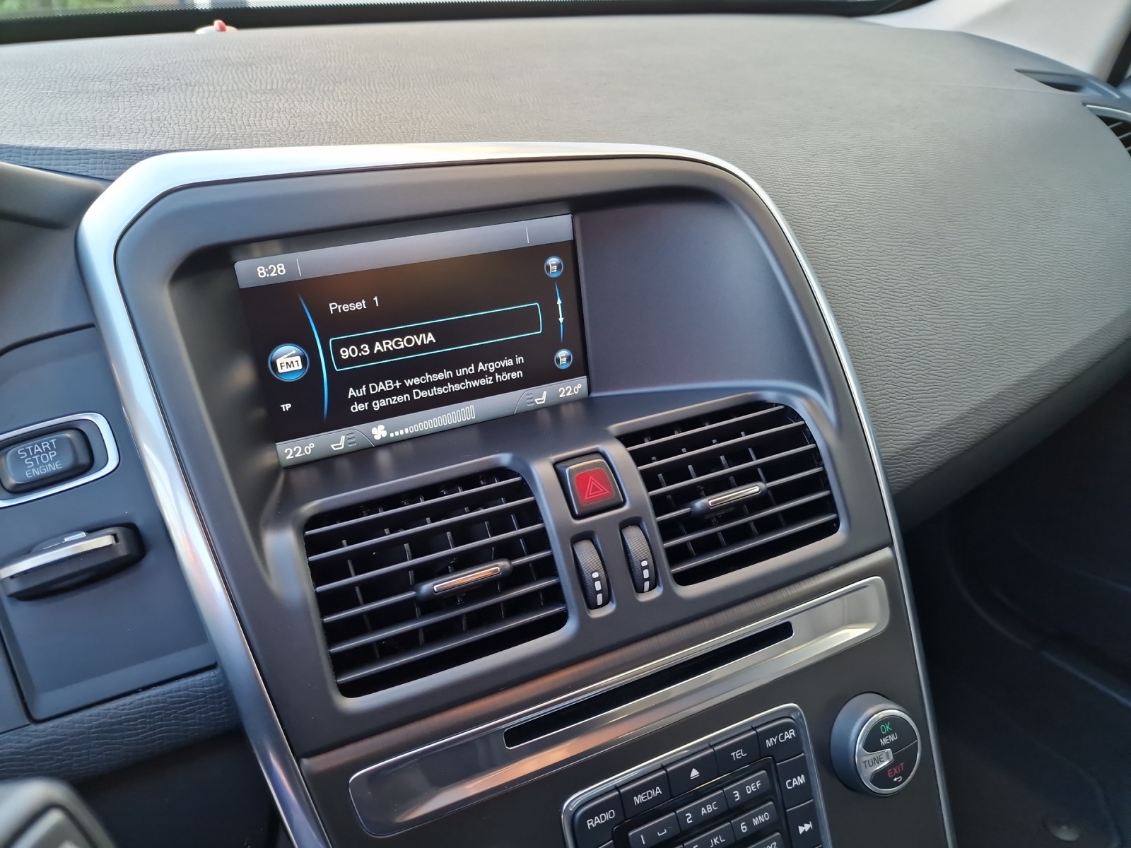 VOLVO XC60 2.4 D4 Summum AWD-image-9