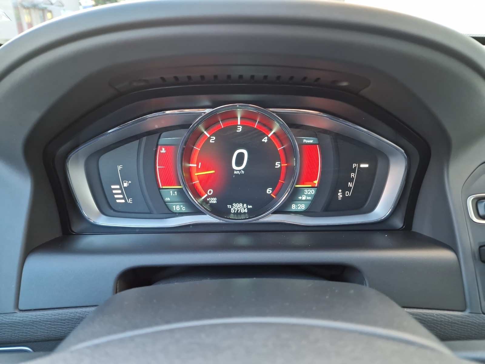 VOLVO XC60 2.4 D4 Summum AWD-image-3