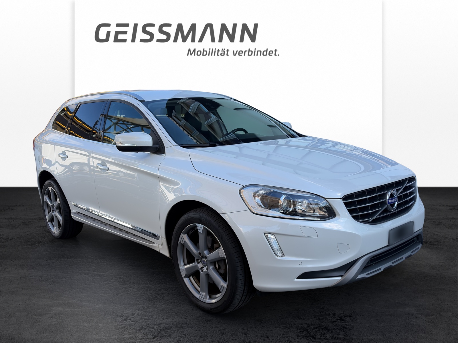 VOLVO XC60 2.4 D4 Summum AWD-showroom-element-1