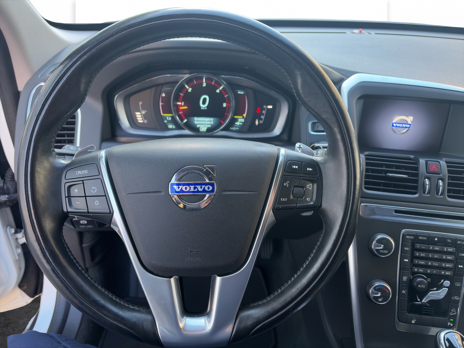 VOLVO XC60 2.4 D4 Summum AWD-image-9