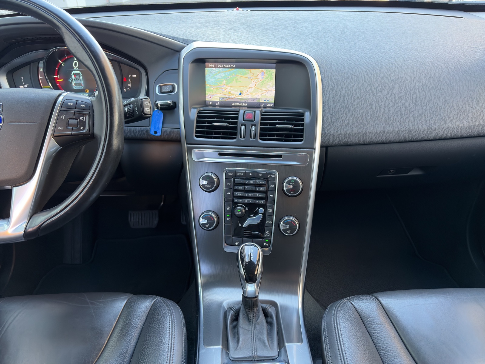 VOLVO XC60 2.4 D4 Summum AWD-image-12