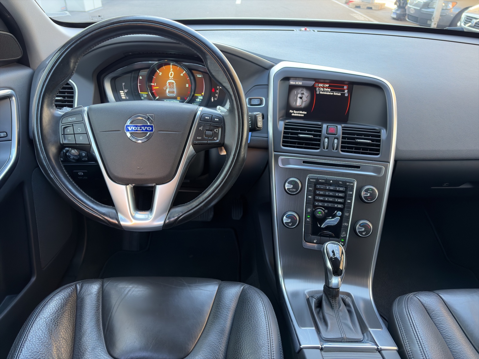 VOLVO XC60 2.4 D4 Summum AWD-image-11
