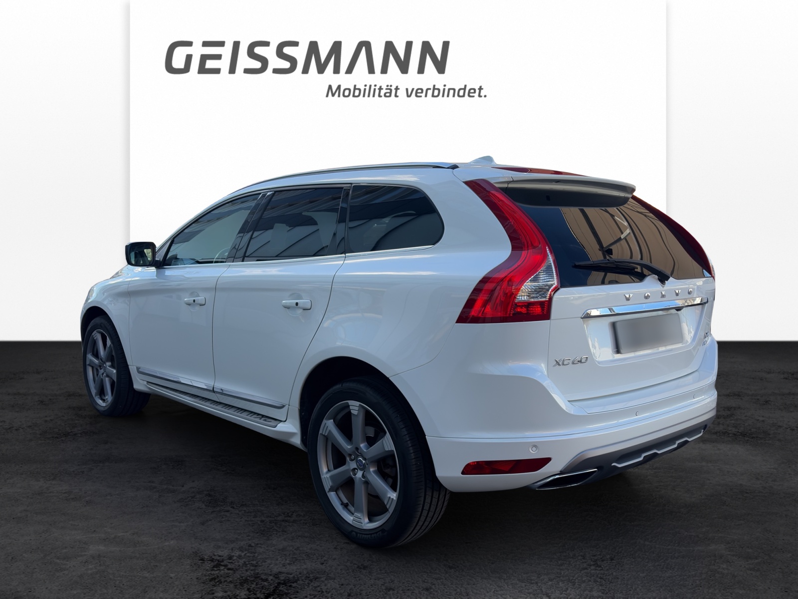 VOLVO XC60 2.4 D4 Summum AWD-image-4