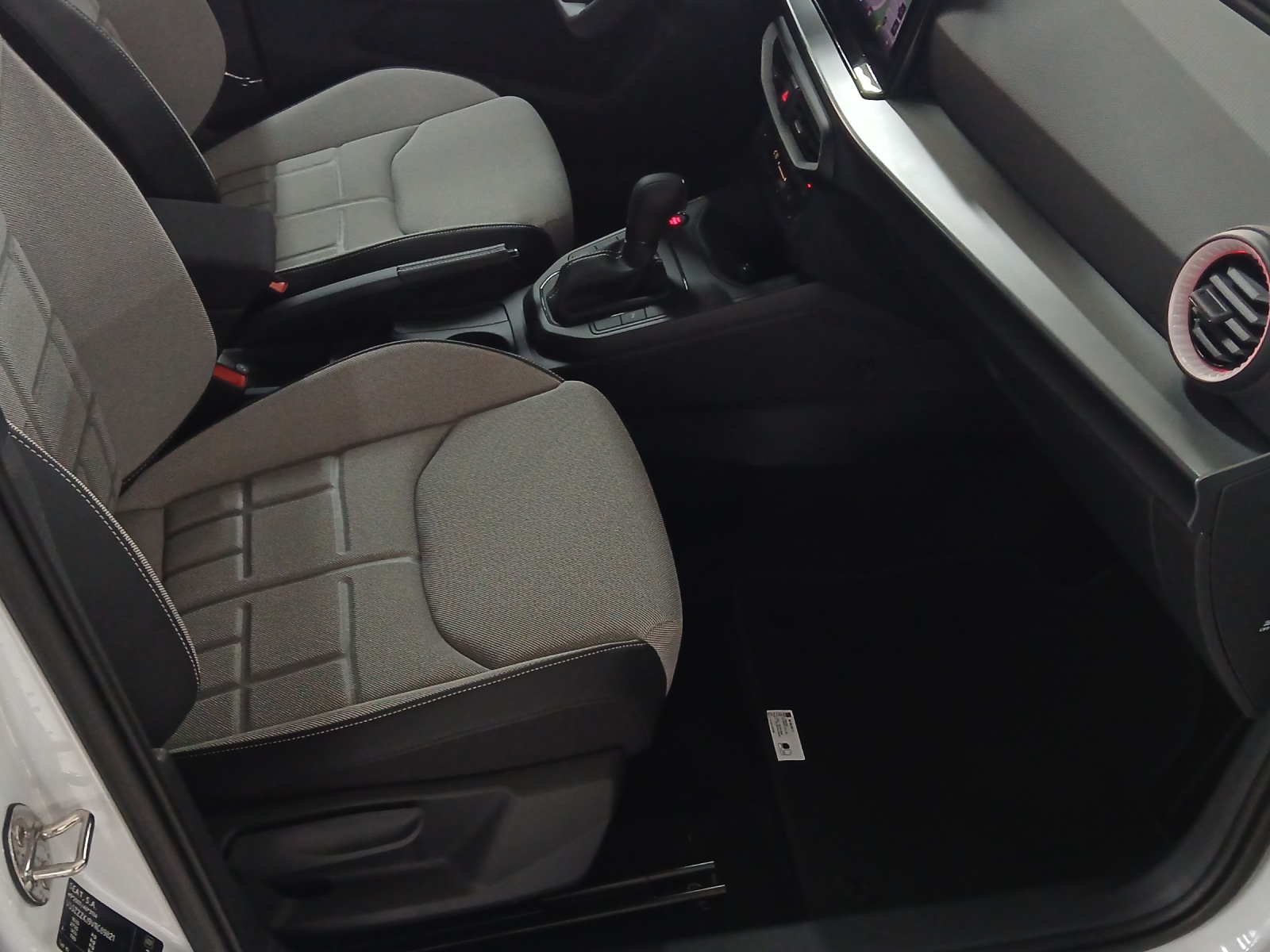 SEAT Ibiza 1.0 EcoTSI FR DSG-image-13