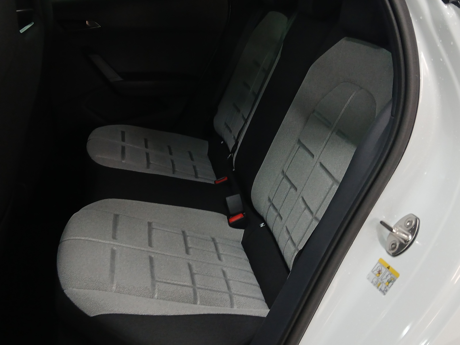 SEAT Ibiza 1.0 EcoTSI FR DSG-image-11
