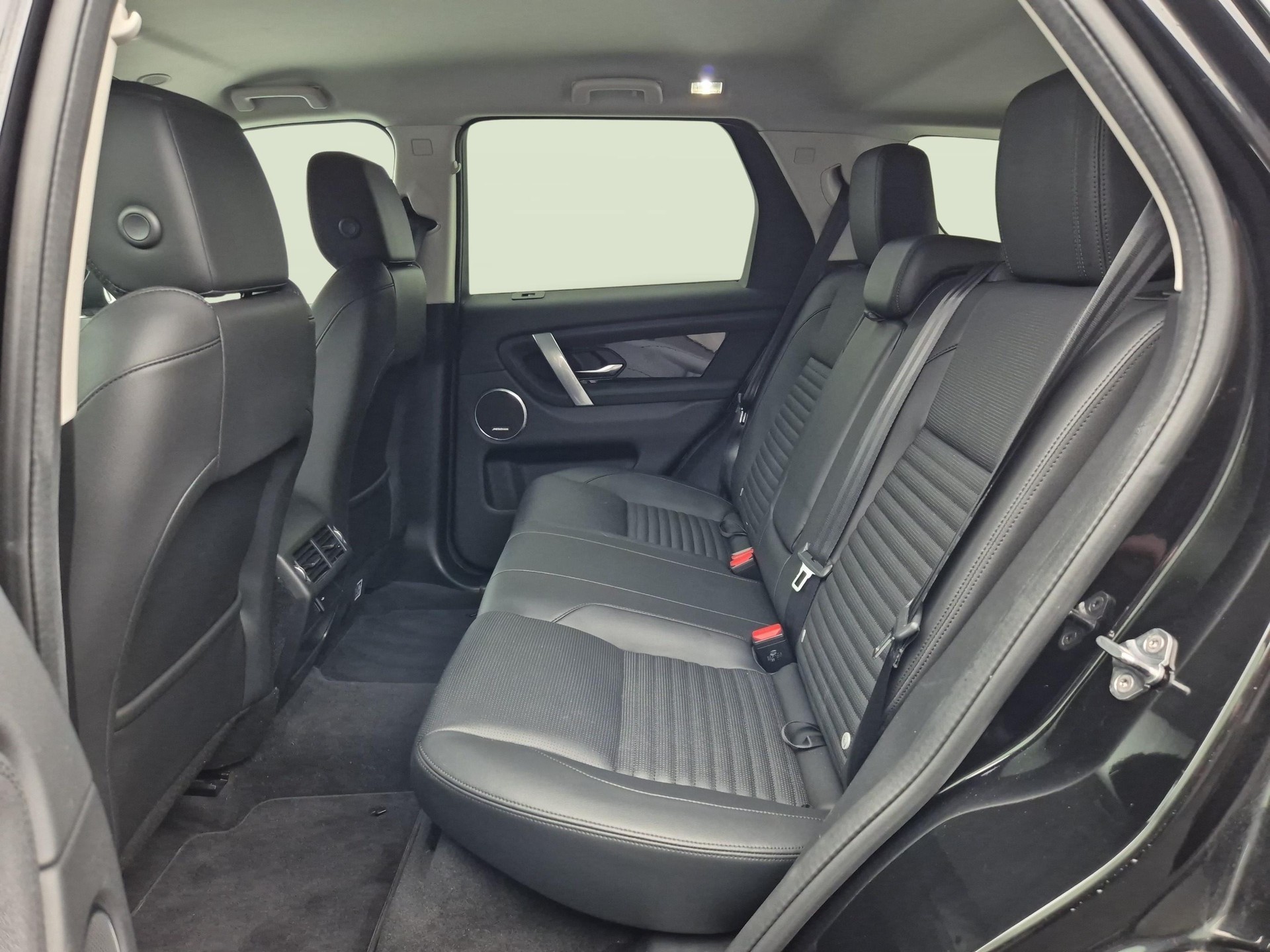 LAND ROVER Discovery Sport 2.0 SD4 200 SE-image-3