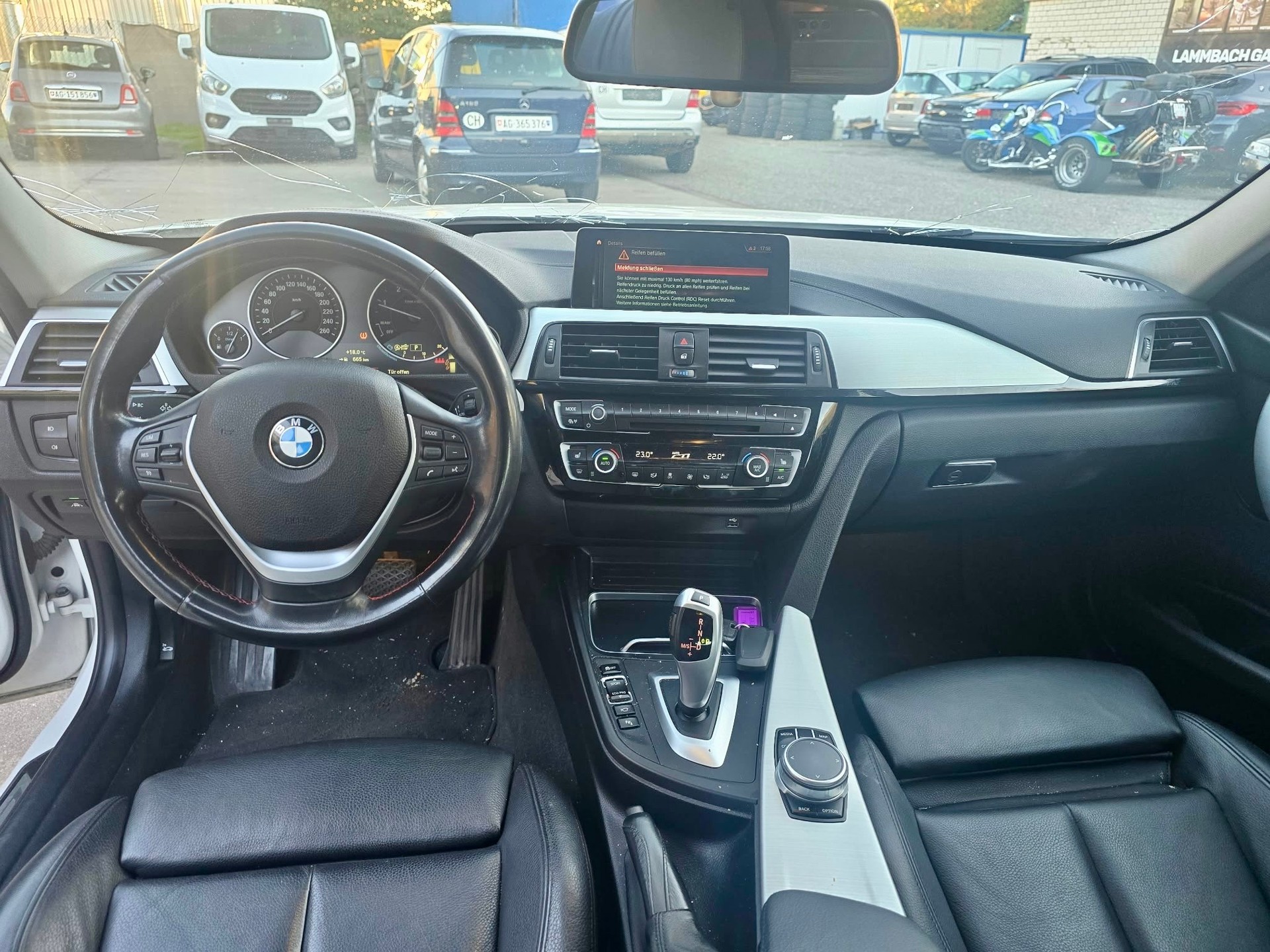 BMW 320d xDrive Touring Edition Sport Line Steptronic-image-8