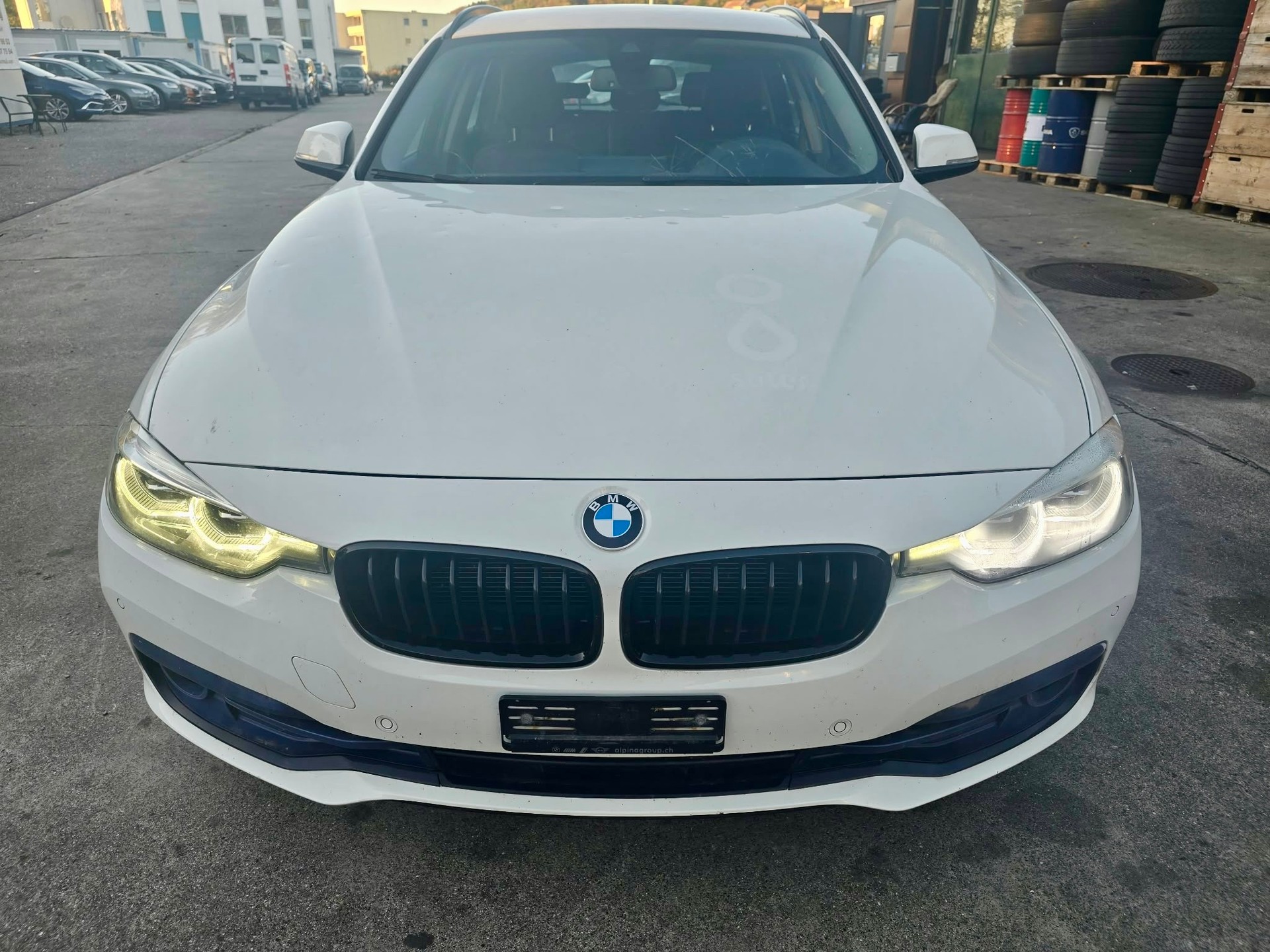 BMW 320d xDrive Touring Edition Sport Line Steptronic-image-6