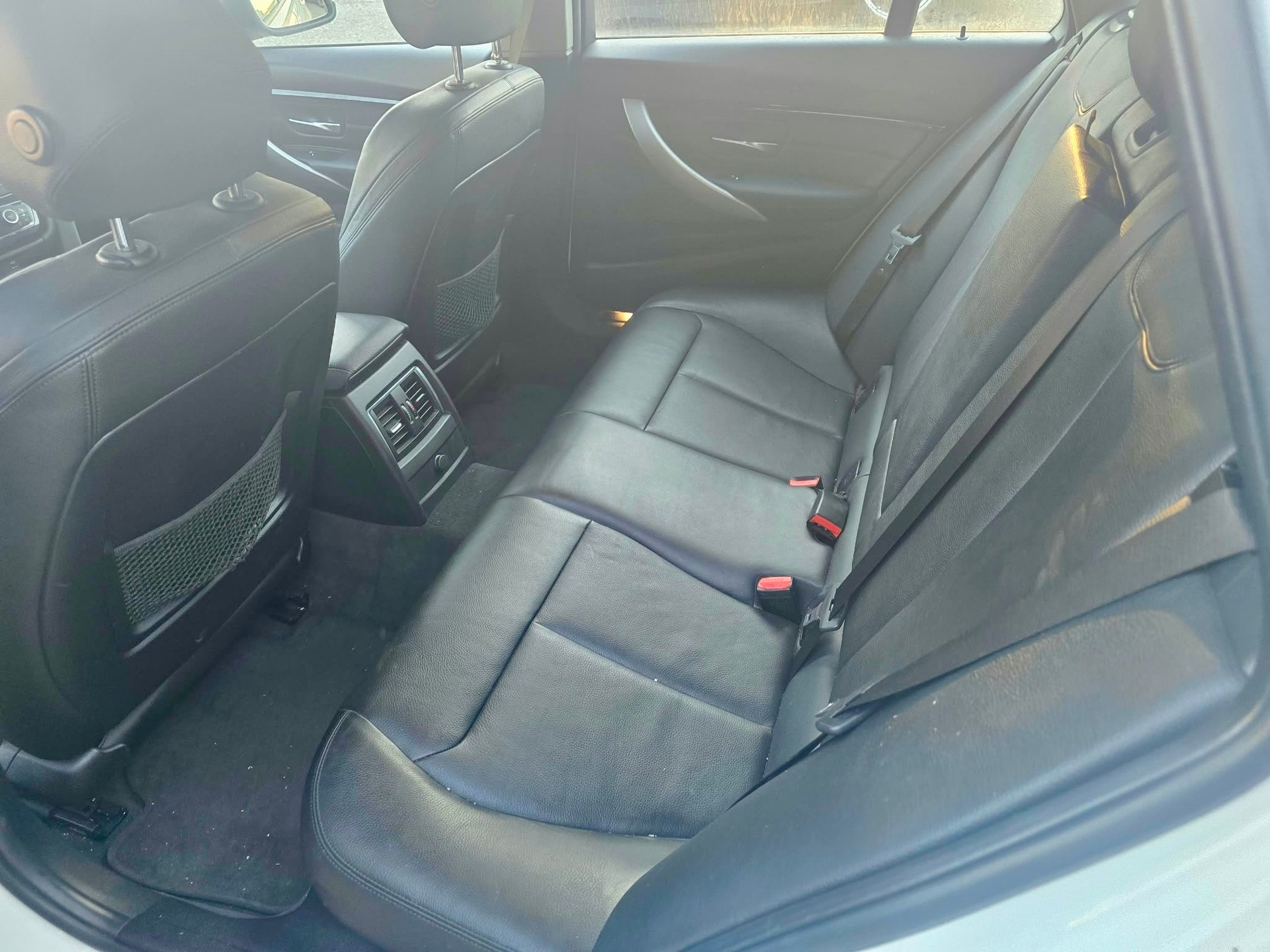 BMW 320d xDrive Touring Edition Sport Line Steptronic-image-11