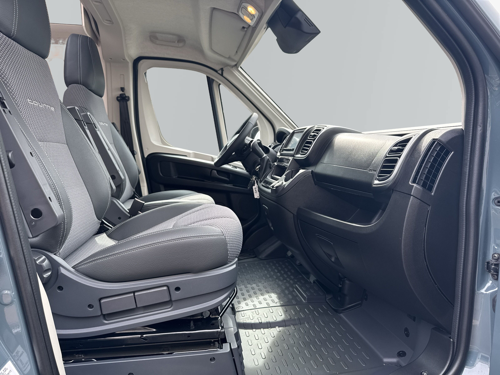 TOURNE MOBIL 6.4 Cruise - Heavy Chassis 180 PS-image-8