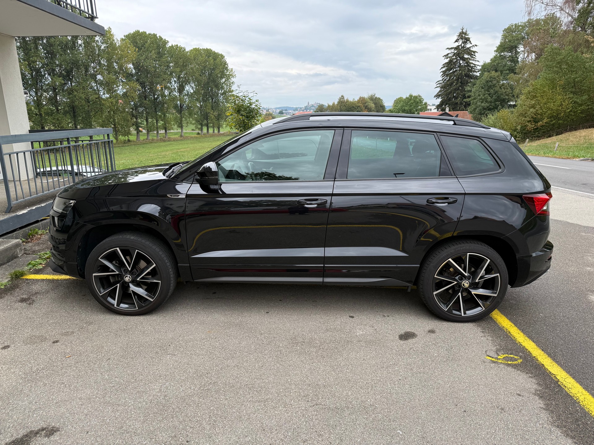 SKODA Karoq 2.0 TDI CR SportLine 4x4 DSG-image-1