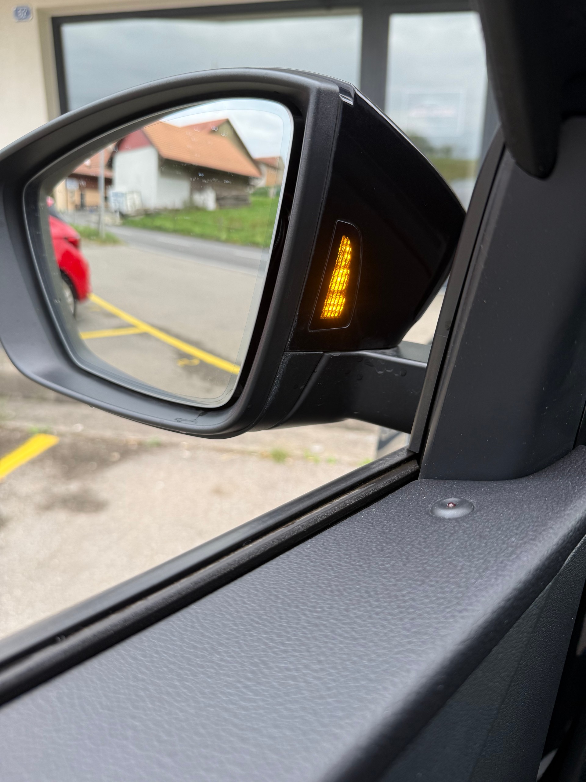 SKODA Karoq 2.0 TDI CR SportLine 4x4 DSG-image-13