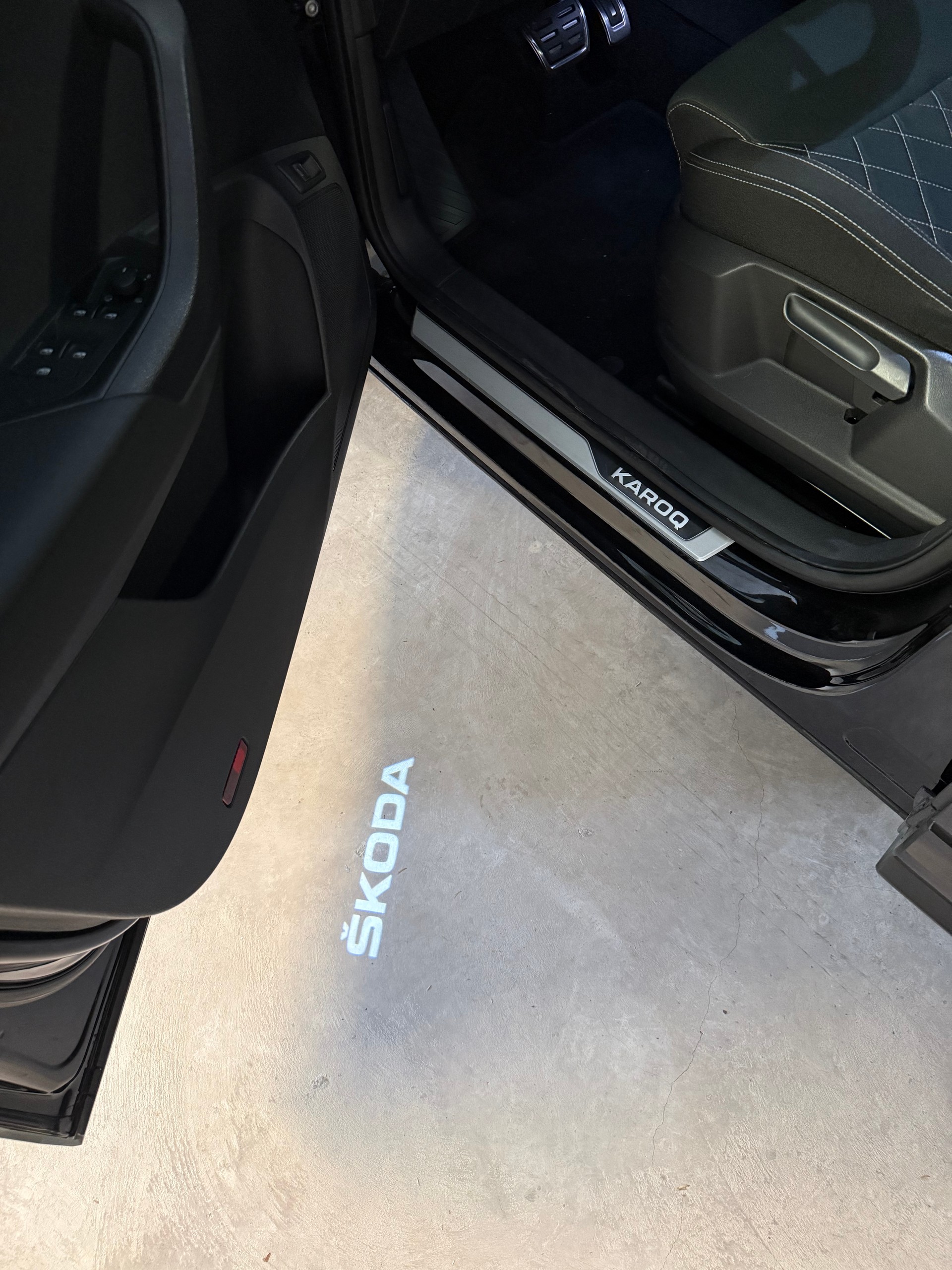 SKODA Karoq 2.0 TDI CR SportLine 4x4 DSG-image-14