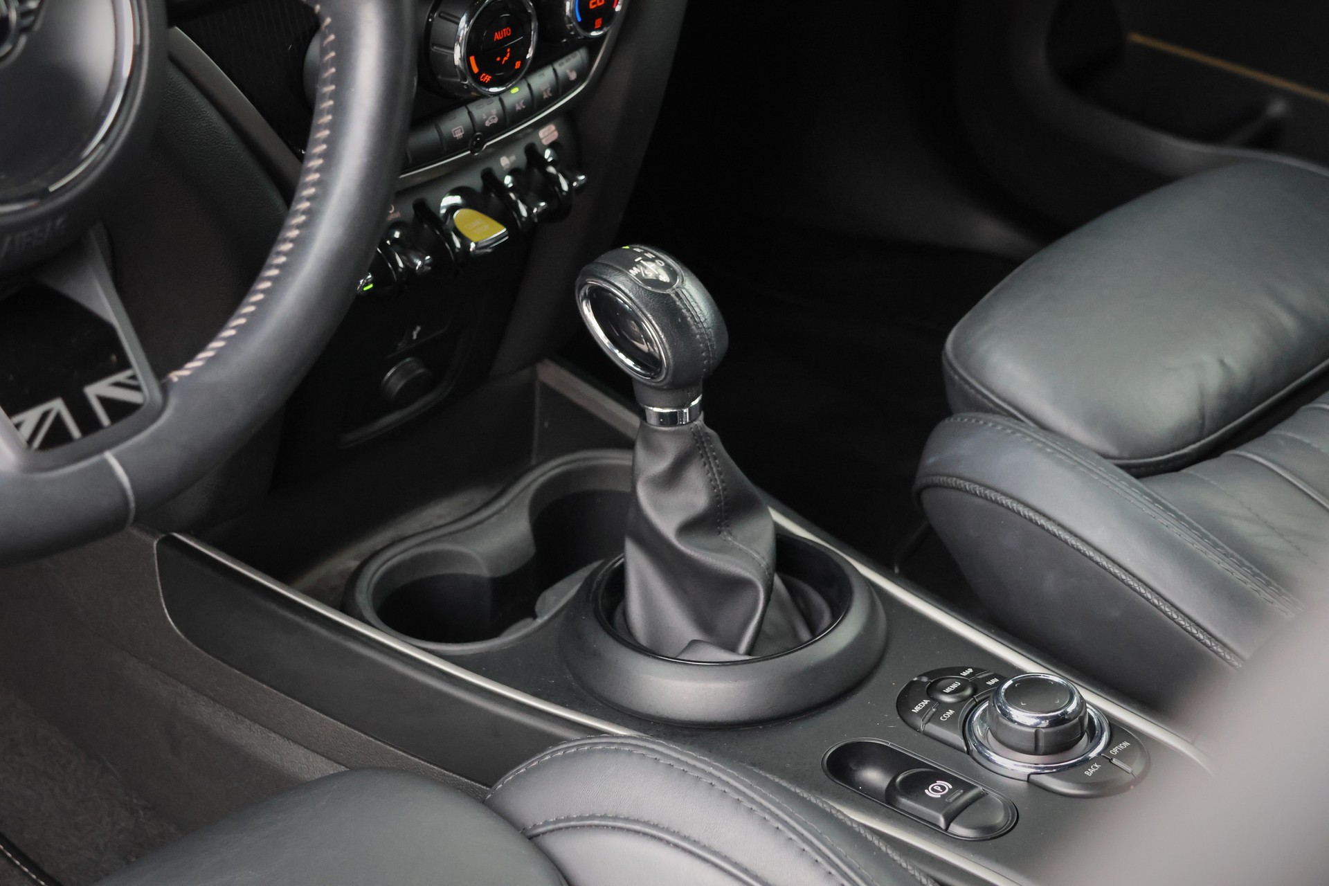 MINI Countryman Cooper SE Trafalgar ALL4 PHEV Steptronic (CH)-image-11