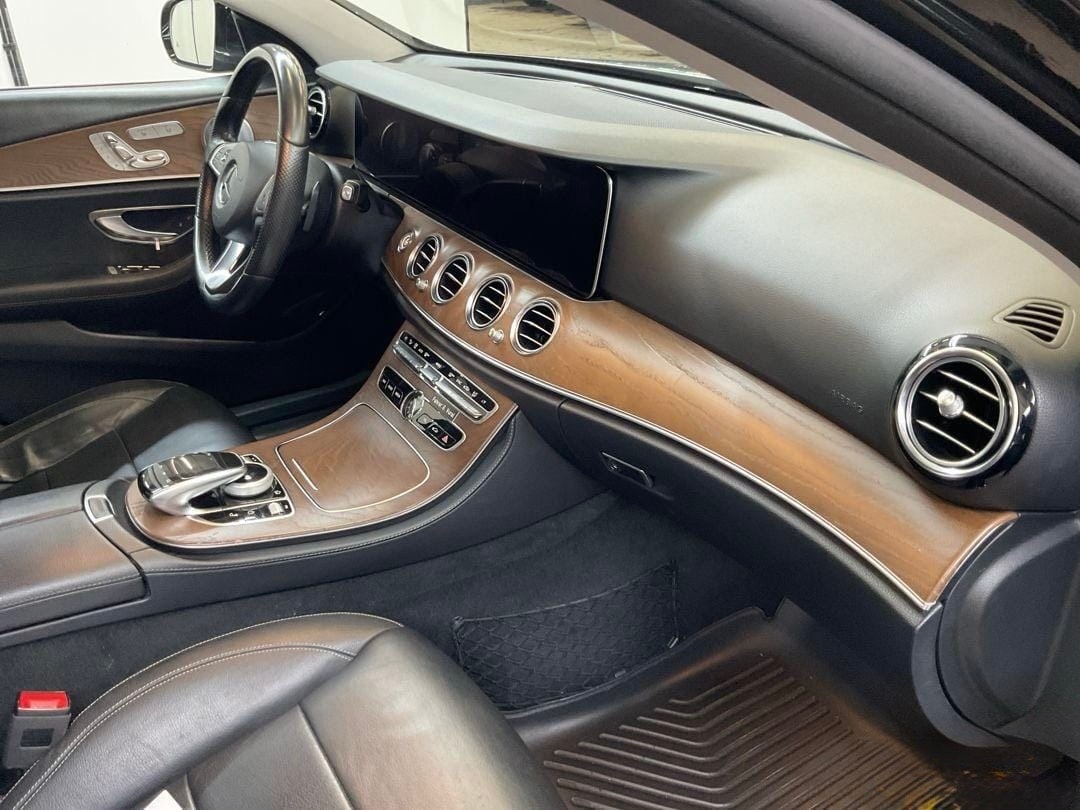 MERCEDES-BENZ E 220 d Exclusive 4Matic 9G-Tronic-image-9