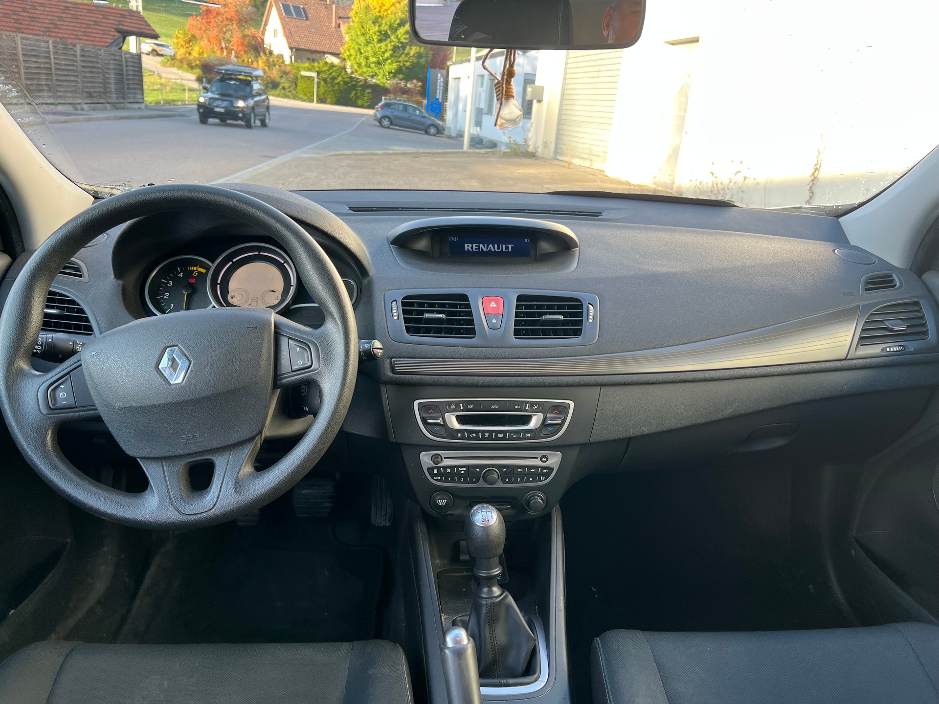 RENAULT Mégane 1.5 dCi Dynamique-image-6
