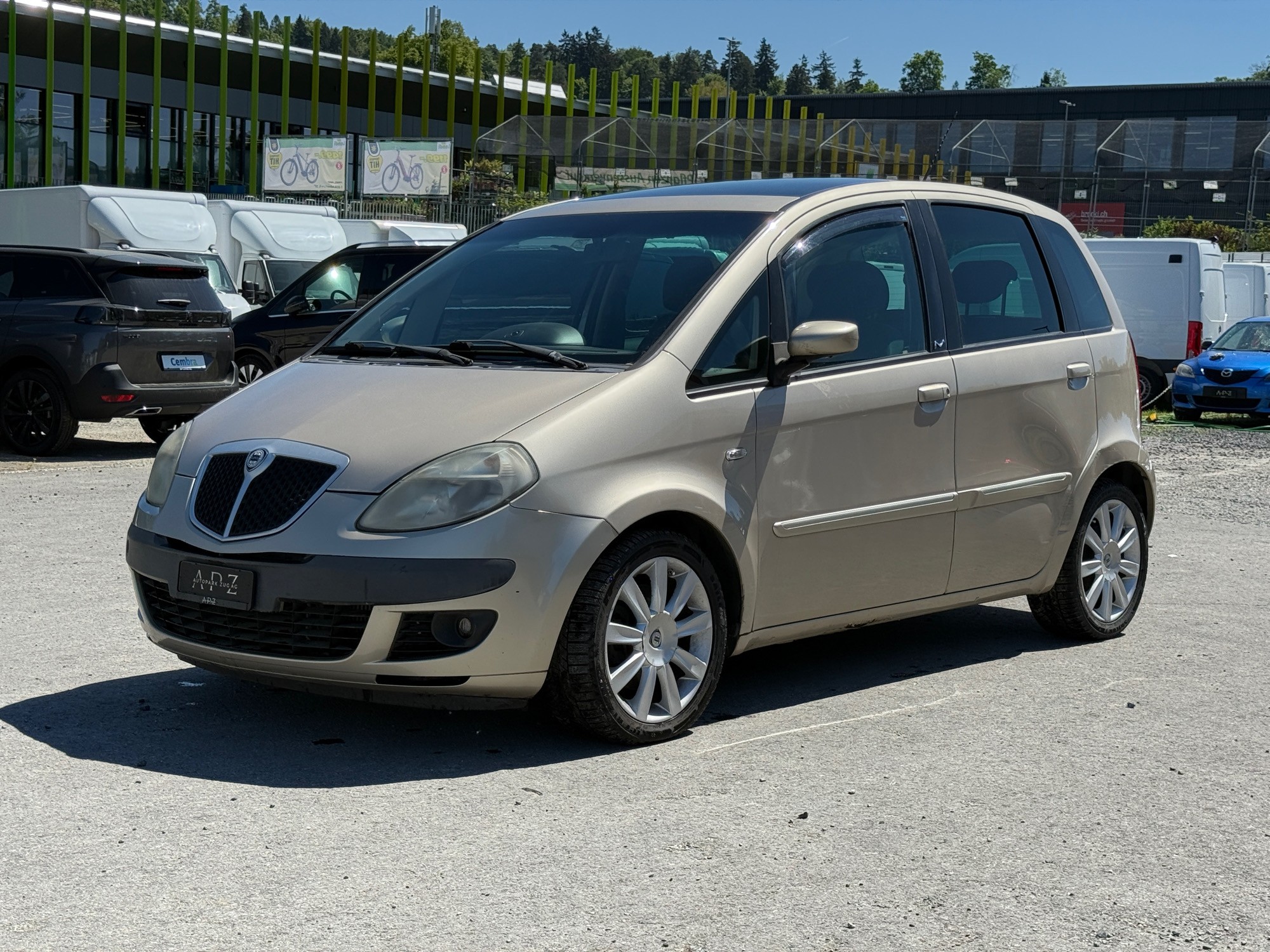 Car photo