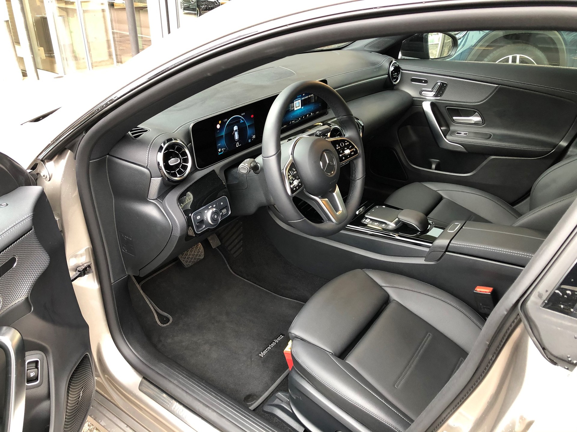 MERCEDES-BENZ CLA 220 d Progressive-image-6