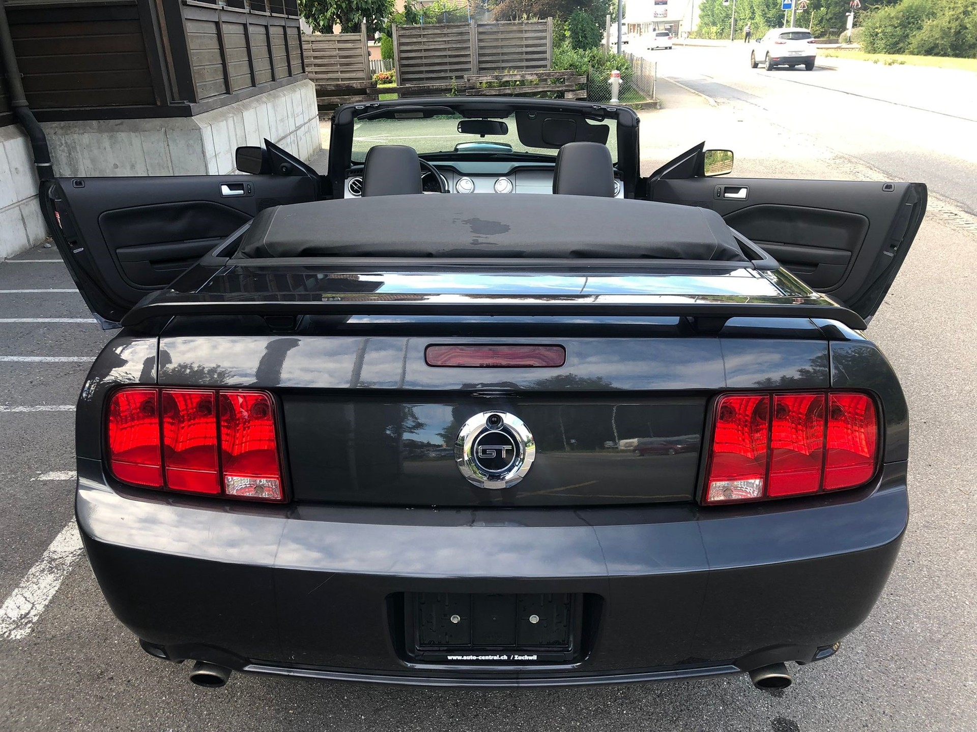 FORD MUSTANG GT-image-8