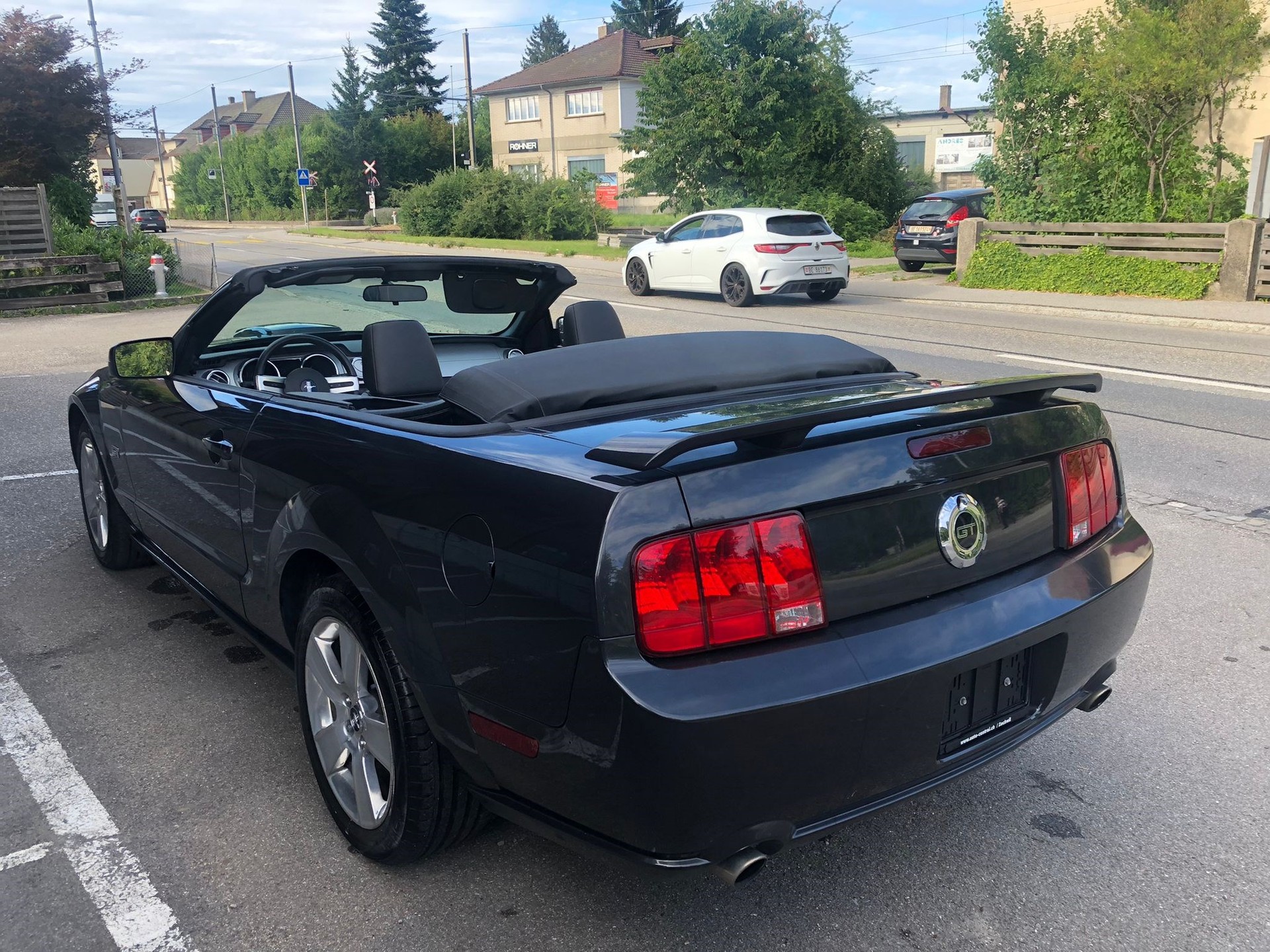 FORD MUSTANG GT-image-3
