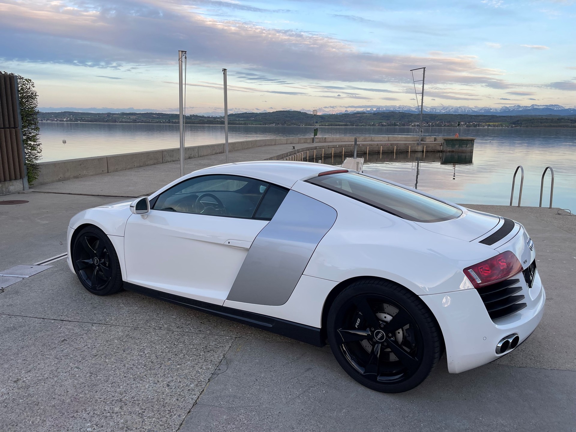 AUDI R8 Coupé 4.2-image-6