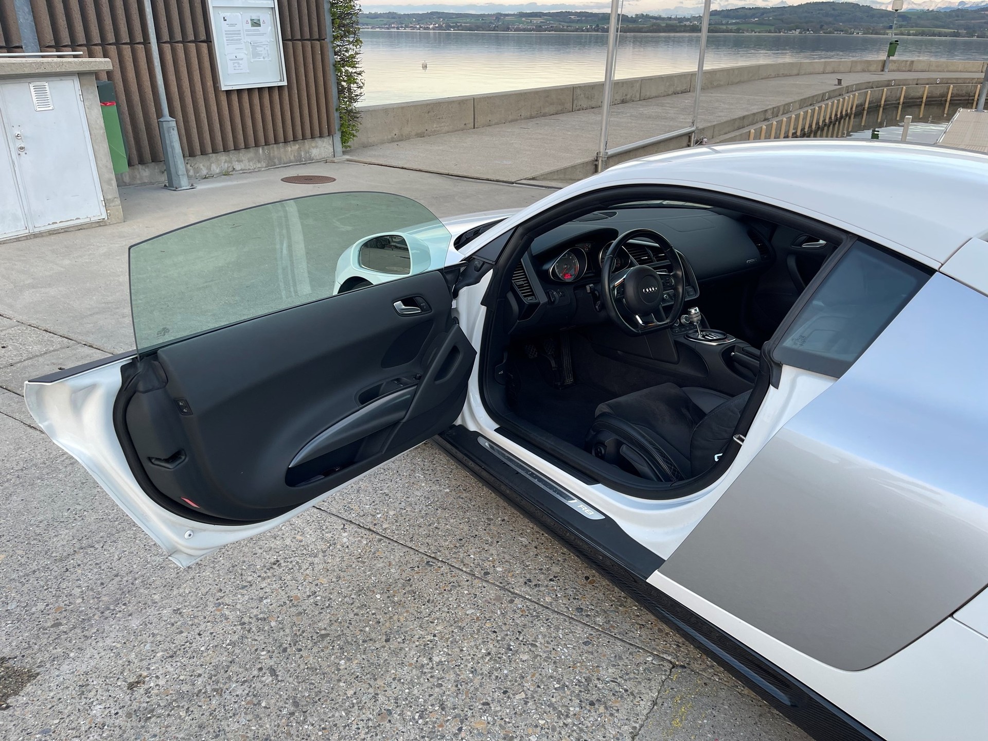 AUDI R8 Coupé 4.2-image-7