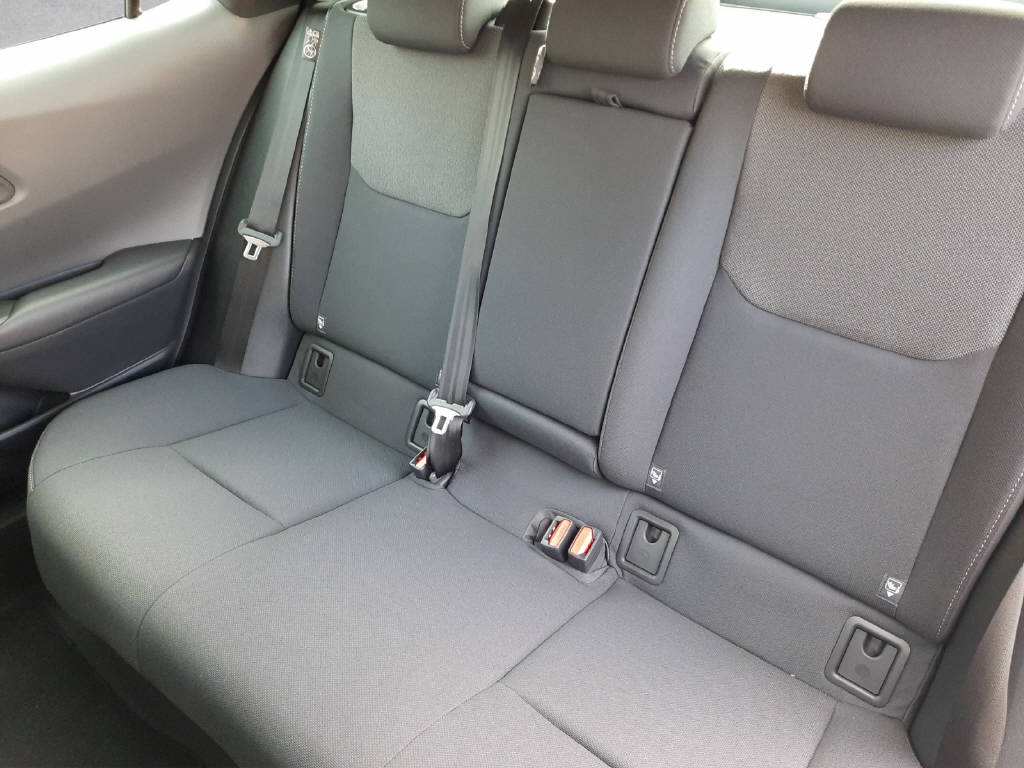 TOYOTA Prius 2.0 Plug-In-Hybrid Style-image-6