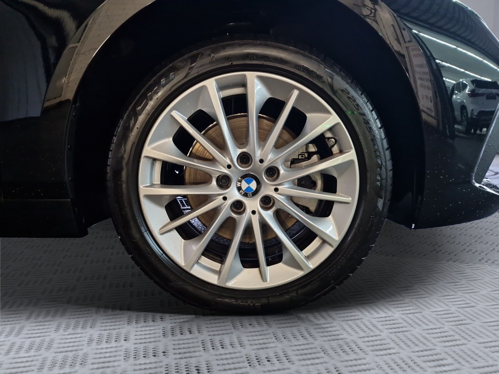 BMW 118i Essential Edition Steptronic-image-10