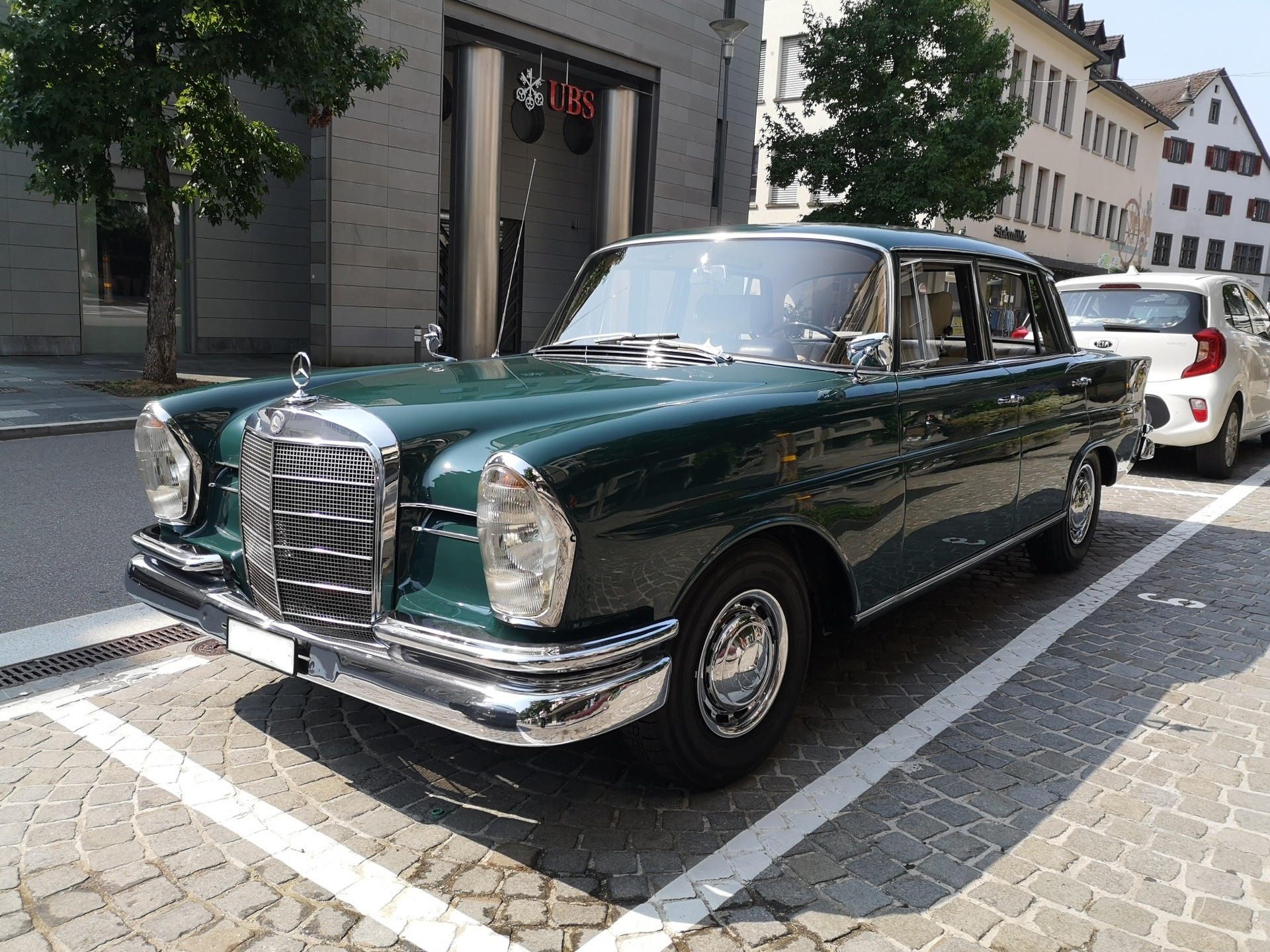 MERCEDES-BENZ Mercedes 220 SEb Heckflosse