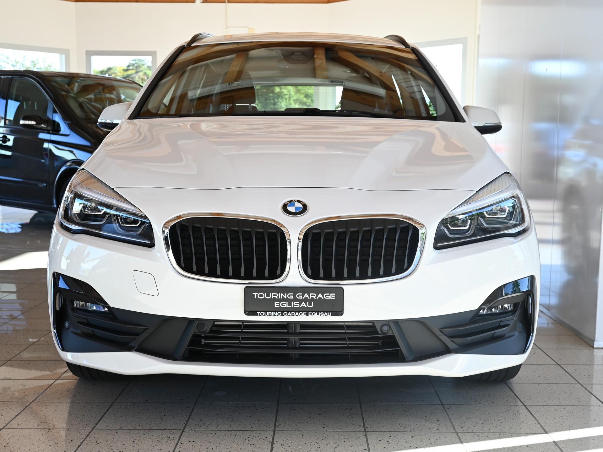 BMW 218d xDrive Gran Tourer-image-2