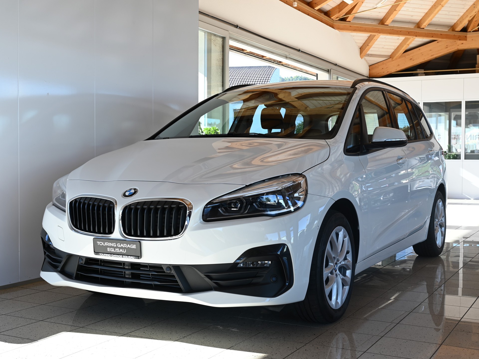 BMW 218d xDrive Gran Tourer-image-1