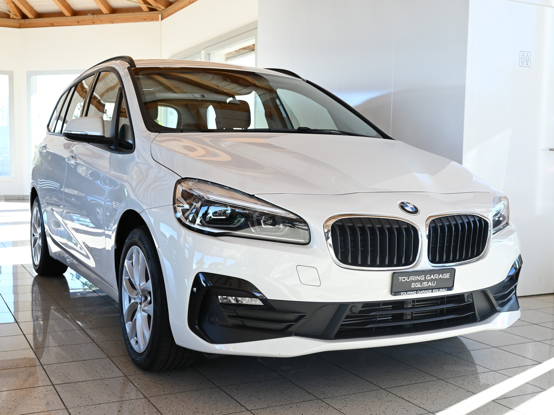 BMW 218d xDrive Gran Tourer-image-0