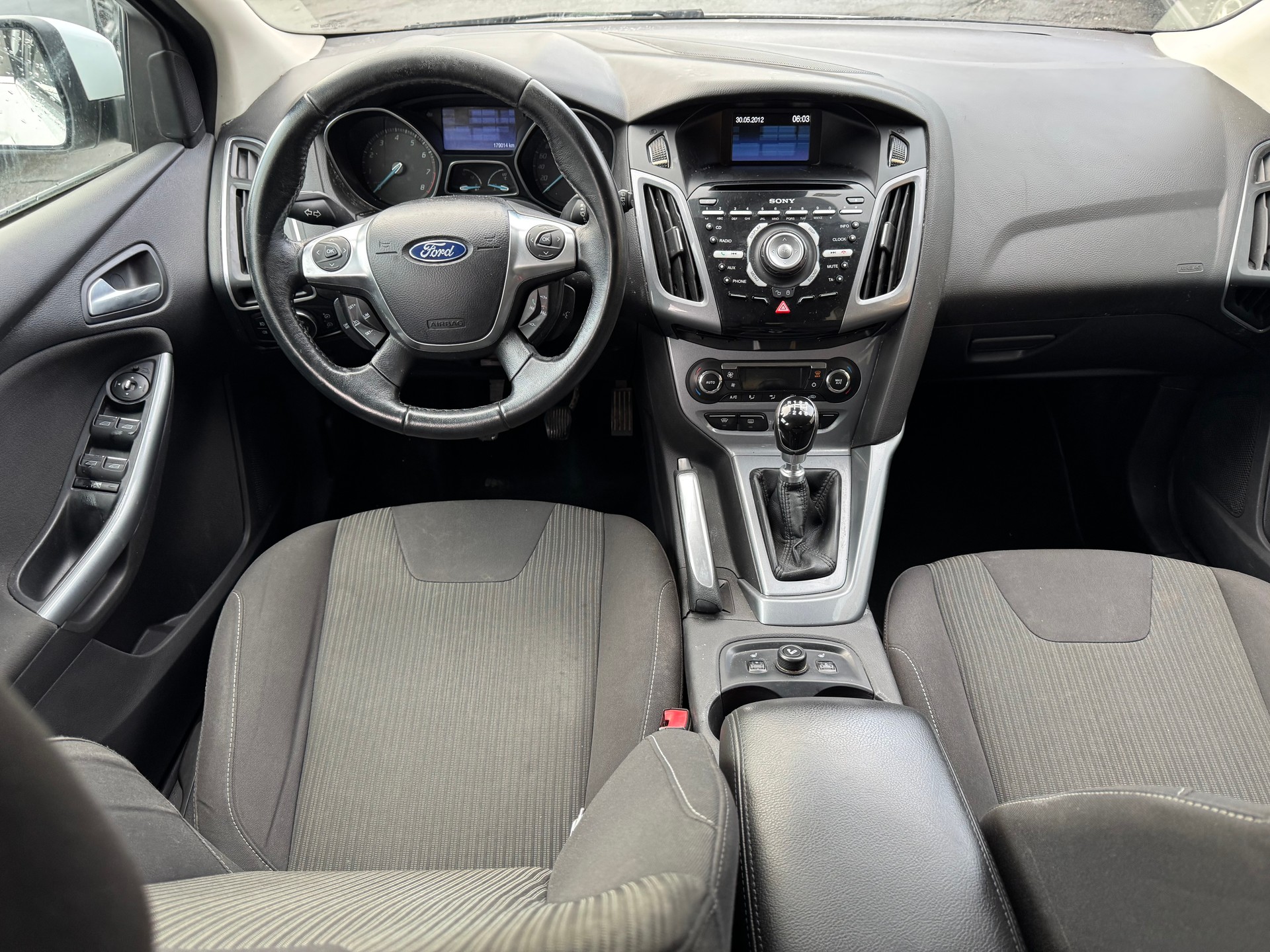 FORD FOCUS-image-8